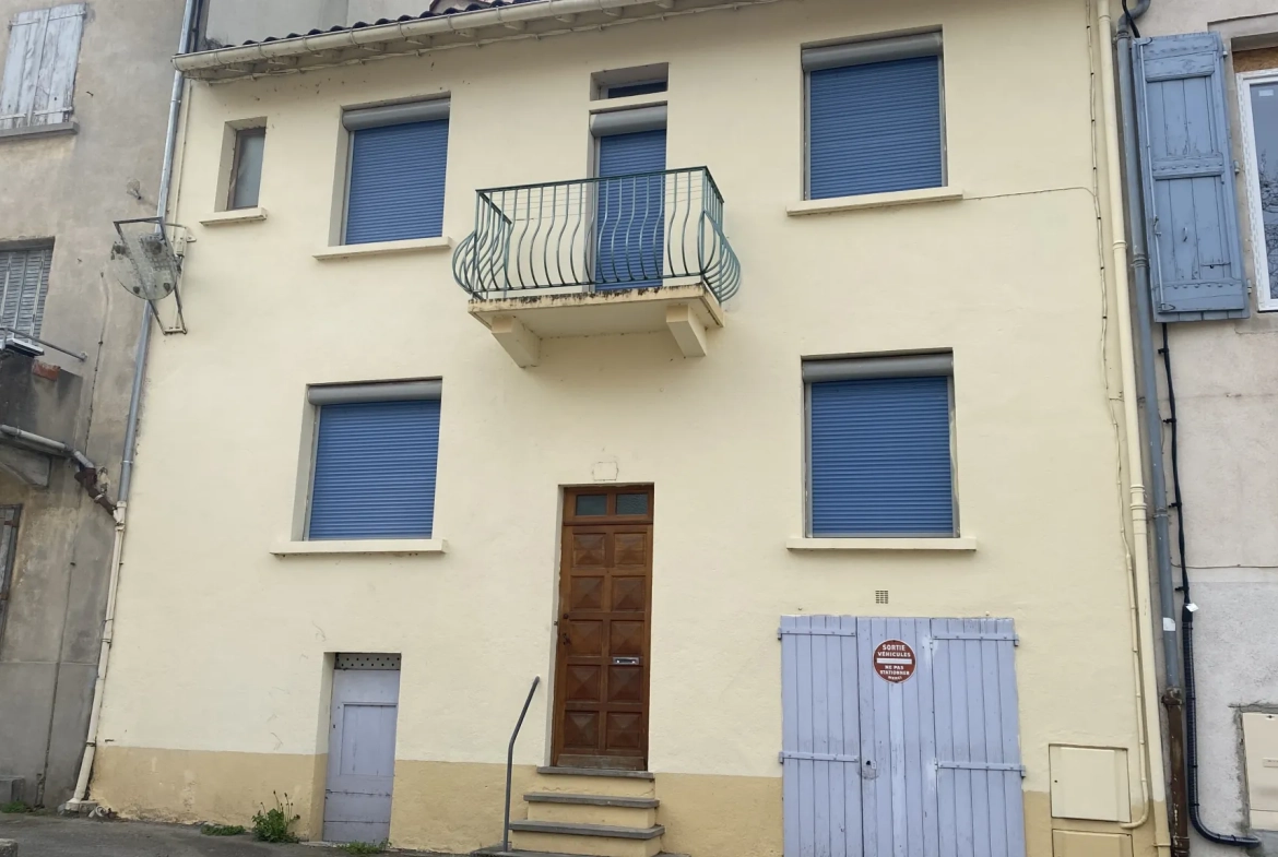 Maison de ville 3 pièces à Millau, cœur de ville avec garage et balcon 