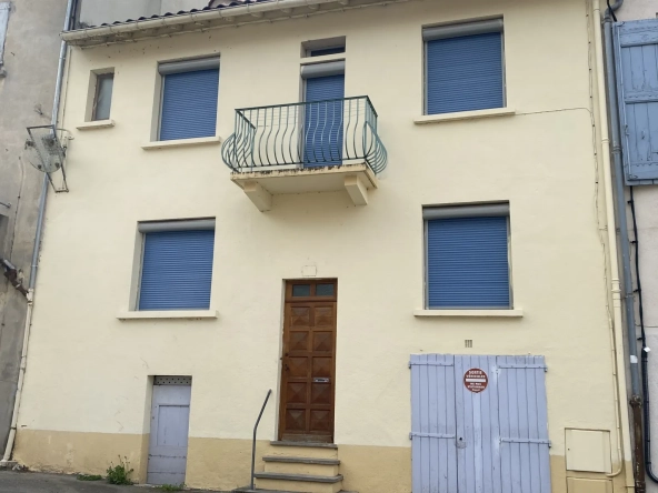 Maison de ville 3 pièces à Millau, cœur de ville avec garage et balcon