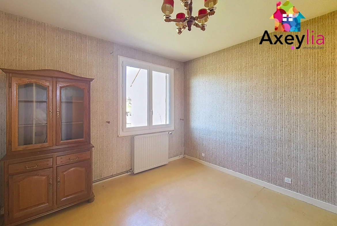 Maison à vendre avec 3 chambres et terrain constructible à Marcigny 