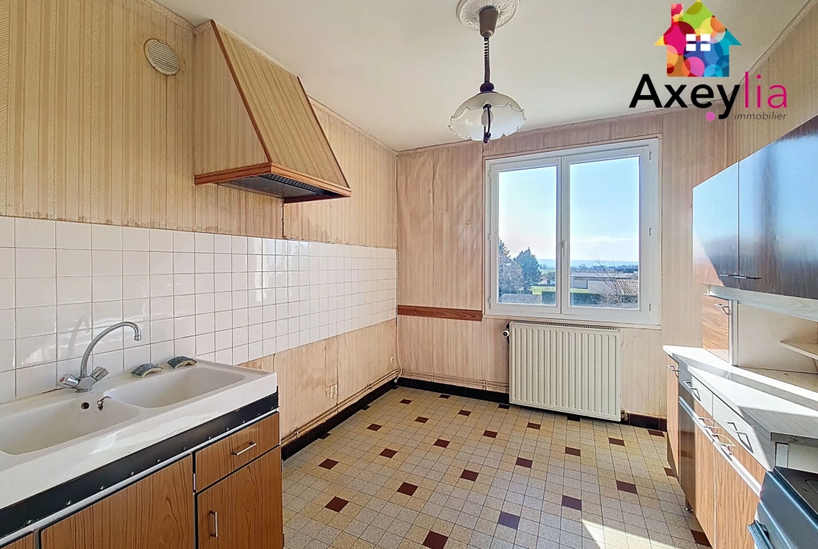 Maison à vendre avec 3 chambres et terrain constructible à Marcigny 