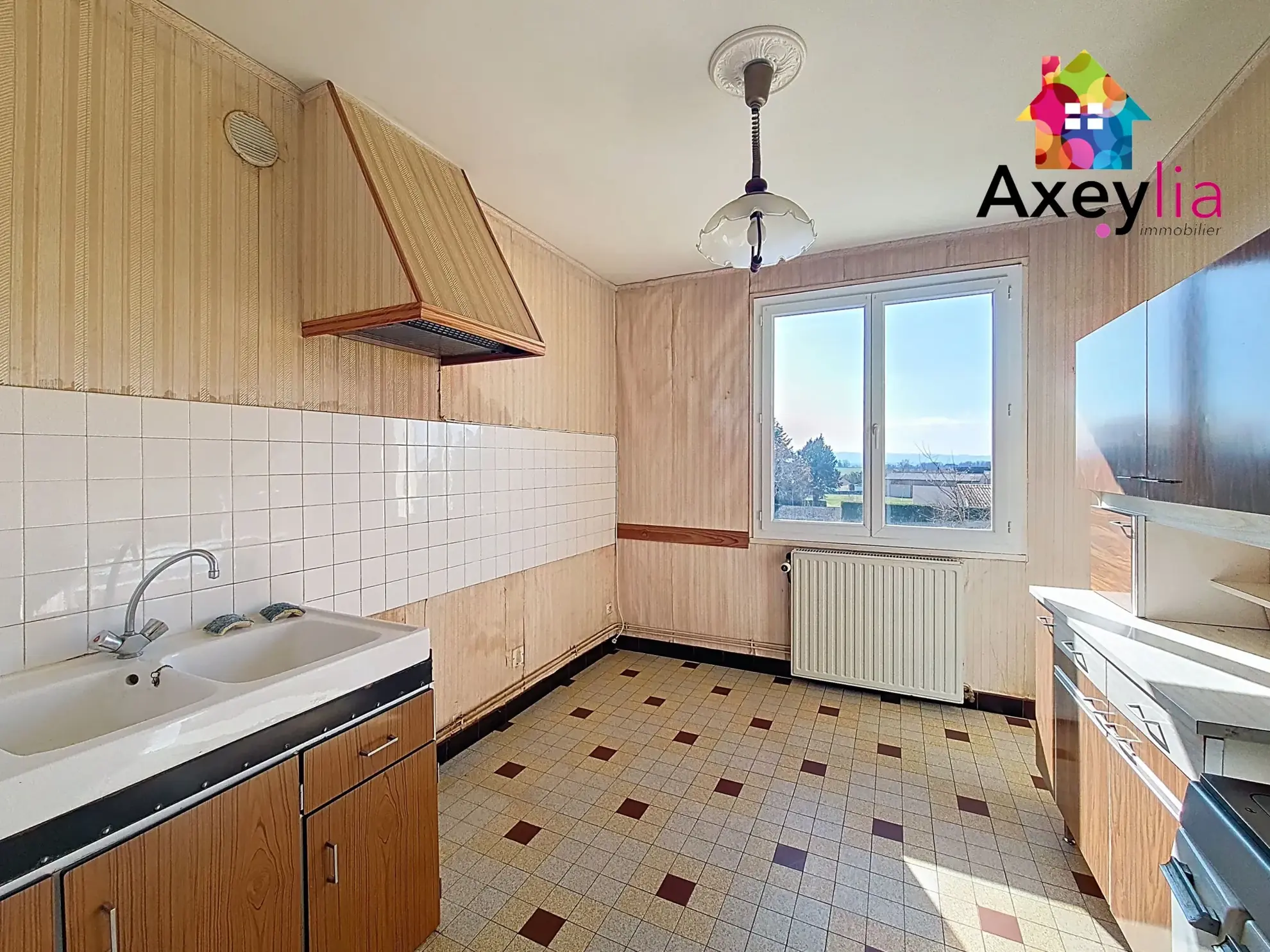 Maison à vendre avec 3 chambres et terrain constructible à Marcigny 