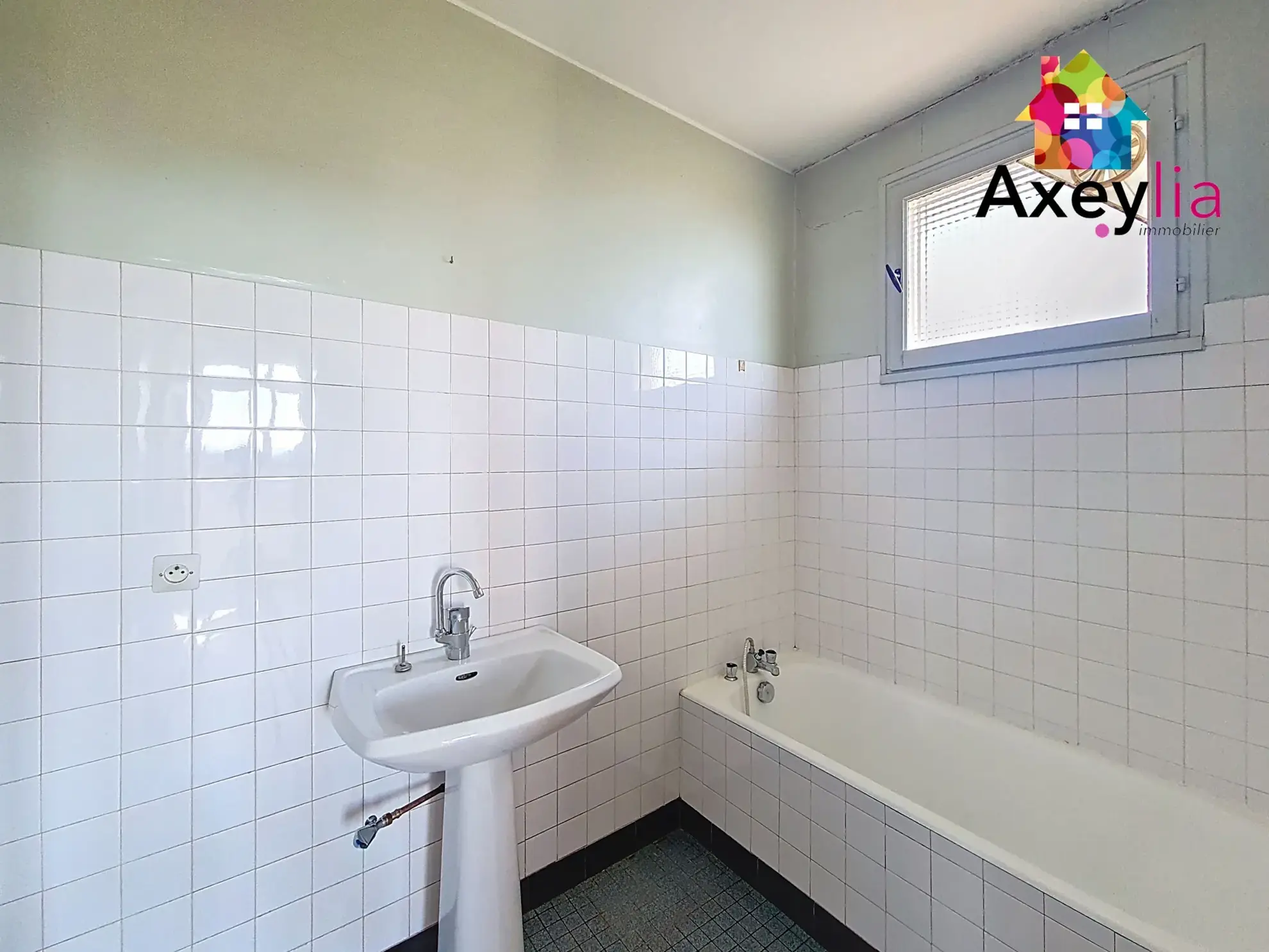Maison à vendre avec 3 chambres et terrain constructible à Marcigny 