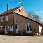 Maison de 118 m² avec jardin et potentiel professionnel à La Roche-en-Brenil
