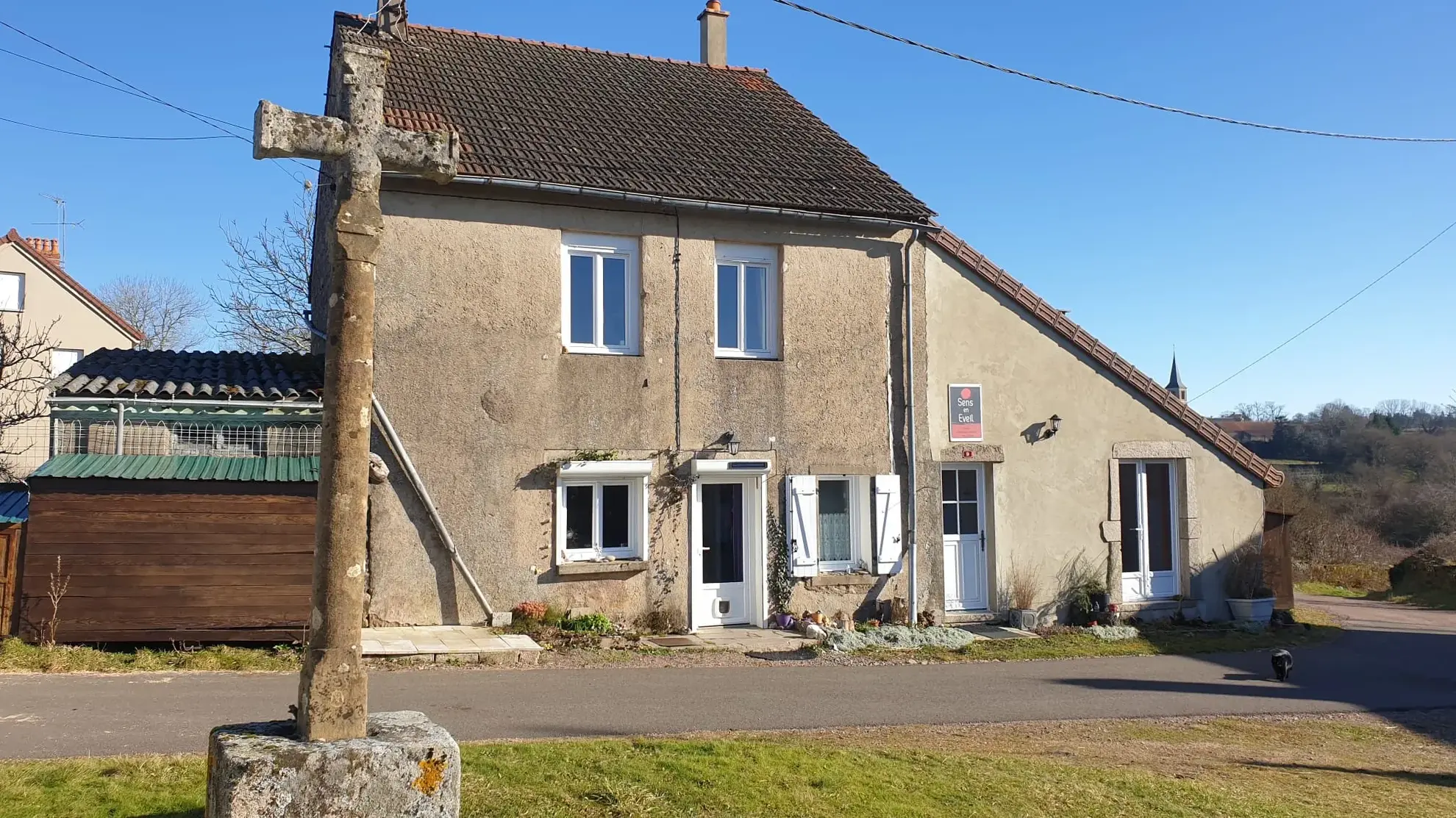 Maison de 118 m² avec jardin et potentiel professionnel à La Roche-en-Brenil 
