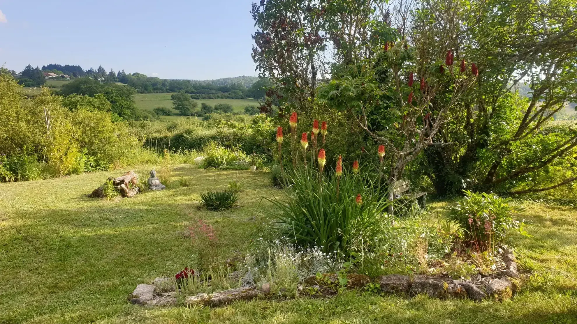 Maison de 118 m² avec jardin et potentiel professionnel à La Roche-en-Brenil 