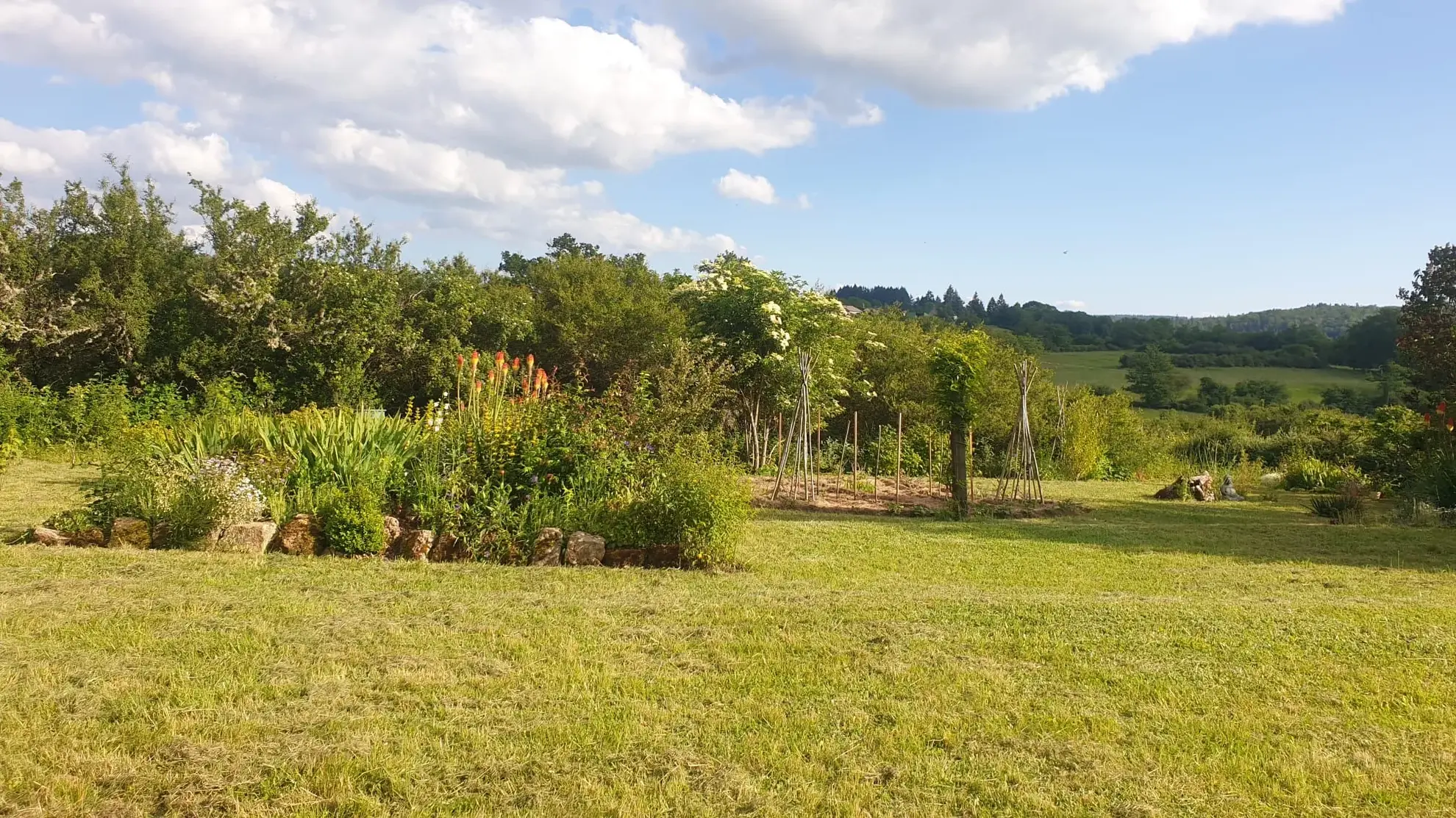 Maison de 118 m² avec jardin et potentiel professionnel à La Roche-en-Brenil 