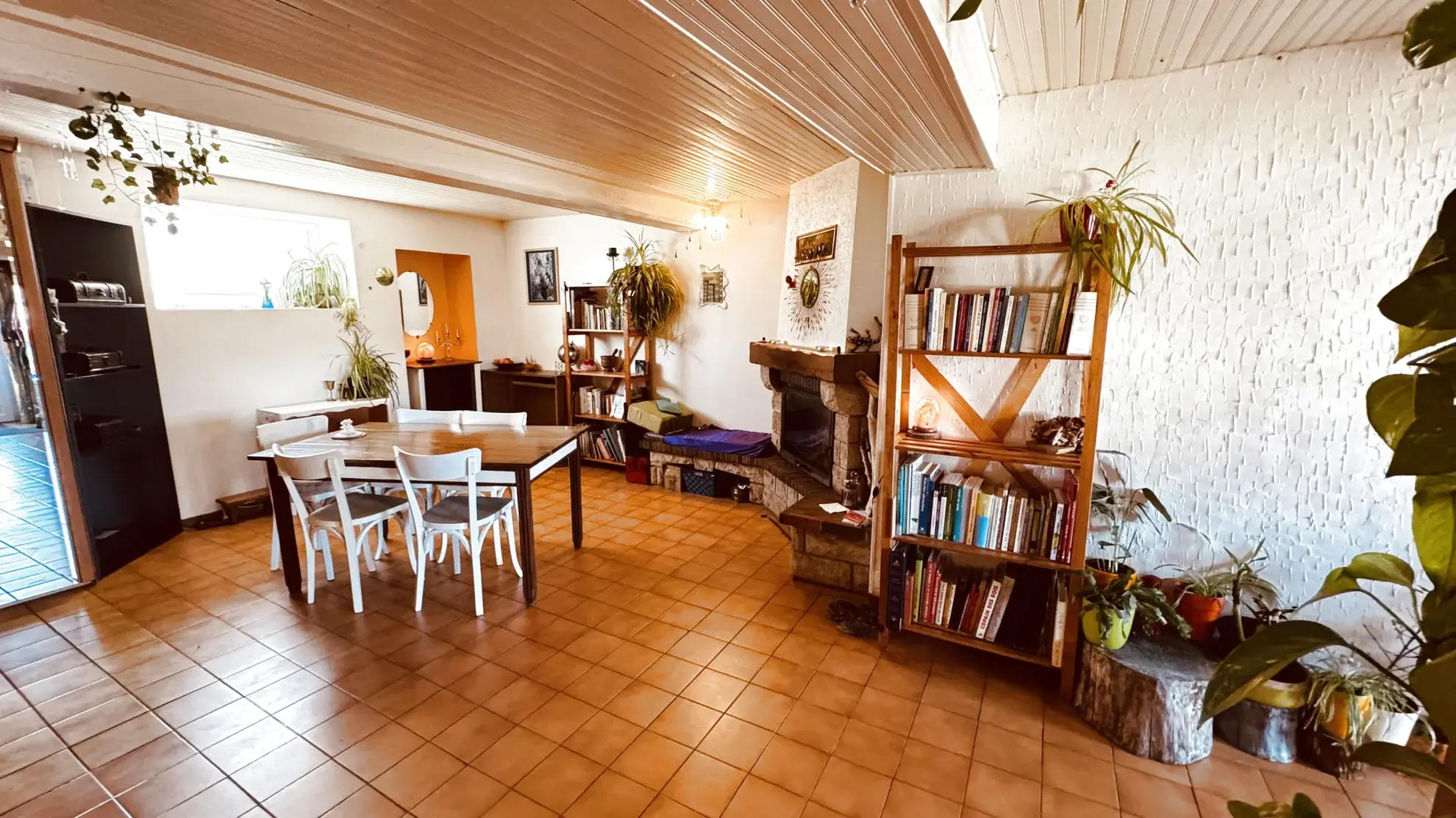 Maison de 118 m² avec jardin et potentiel professionnel à La Roche-en-Brenil 