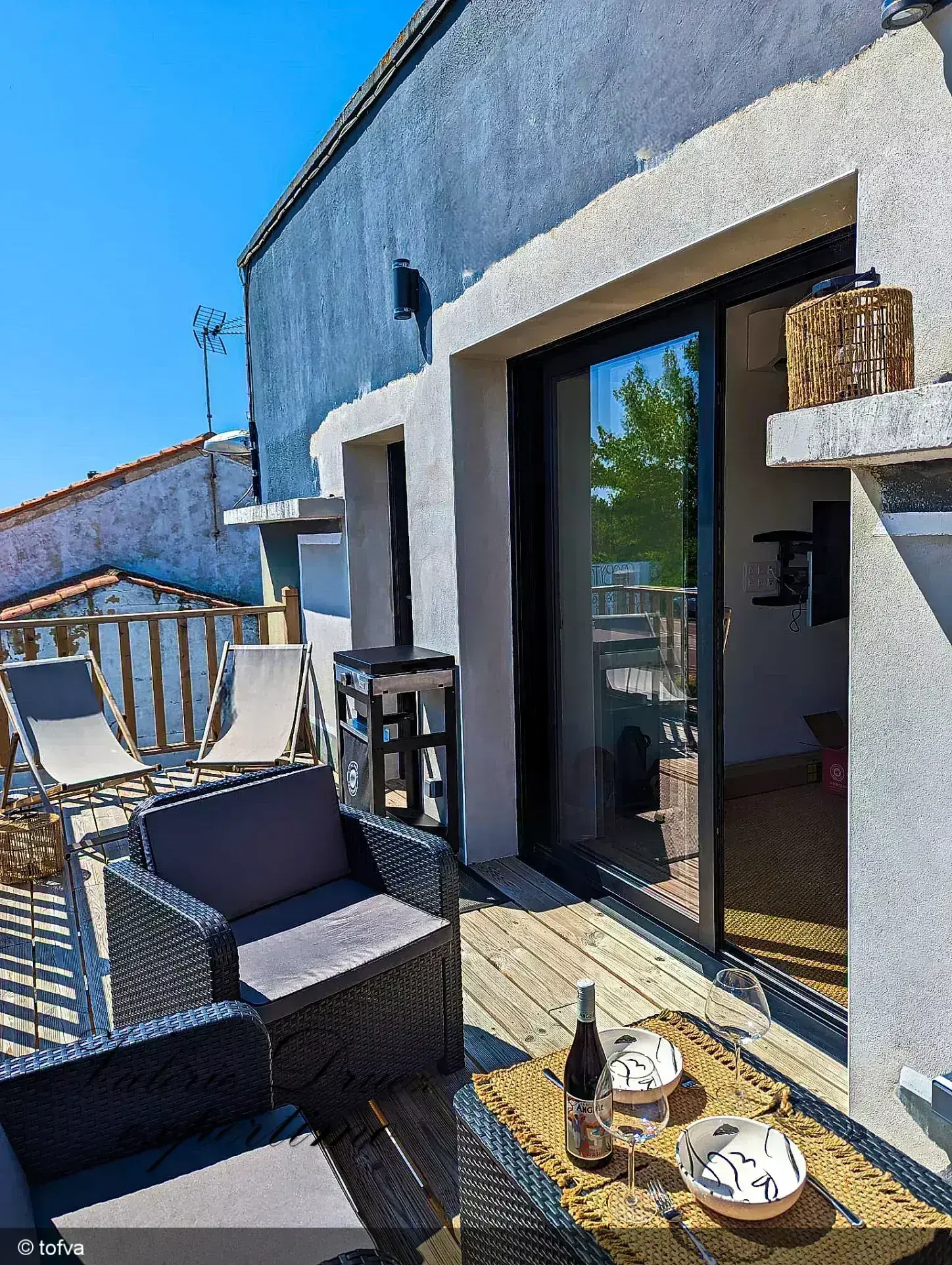 Appartement loft moderne à Tonnay Charente avec terrasse et stationnement 