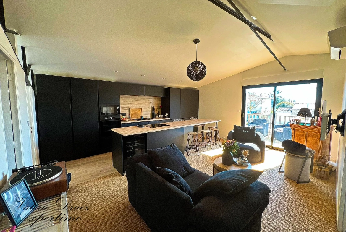 Appartement loft moderne à Tonnay Charente avec terrasse et stationnement 