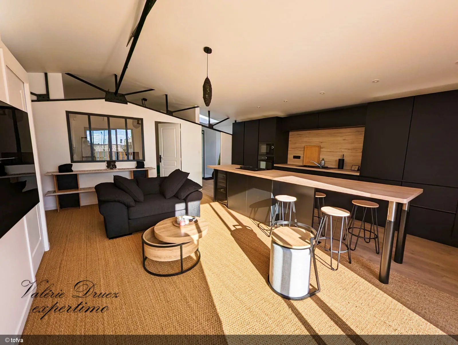 Appartement loft moderne à Tonnay Charente avec terrasse et stationnement 