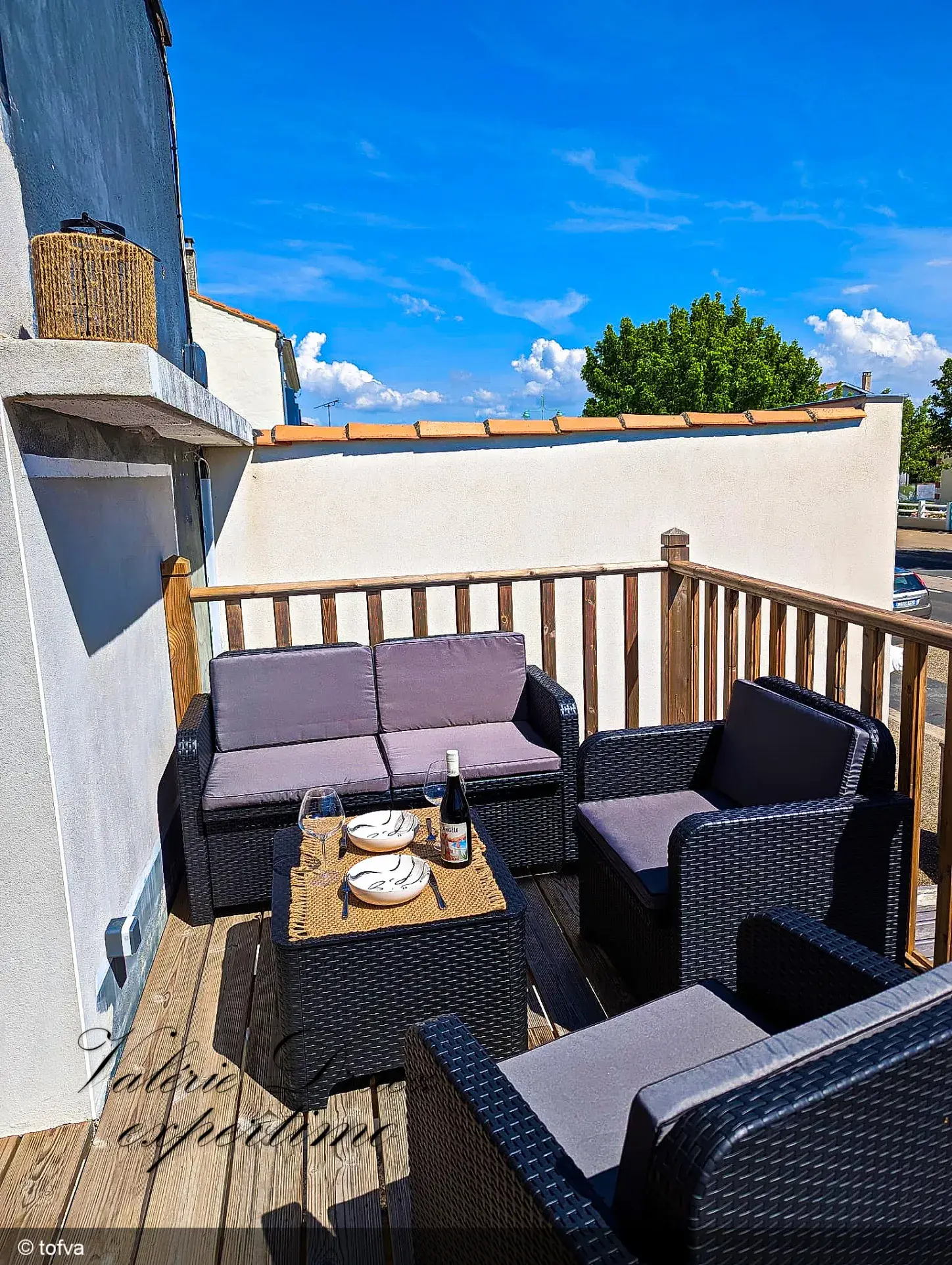 Appartement loft moderne à Tonnay Charente avec terrasse et stationnement 