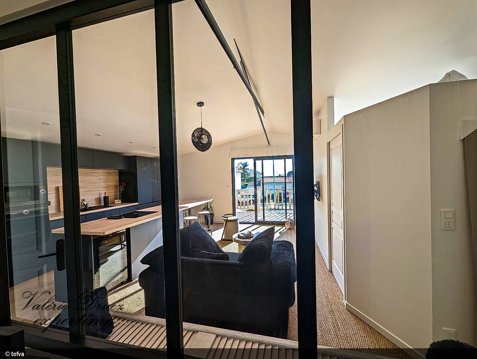 Appartement loft moderne à Tonnay Charente avec terrasse et stationnement 