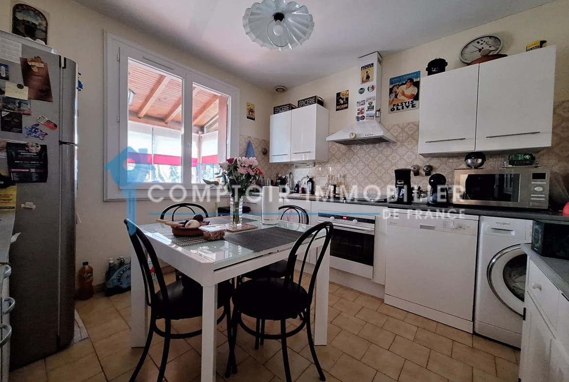 Maison divisée en 2 logements loués à Puylaurens avec vue sur les Pyrénées 