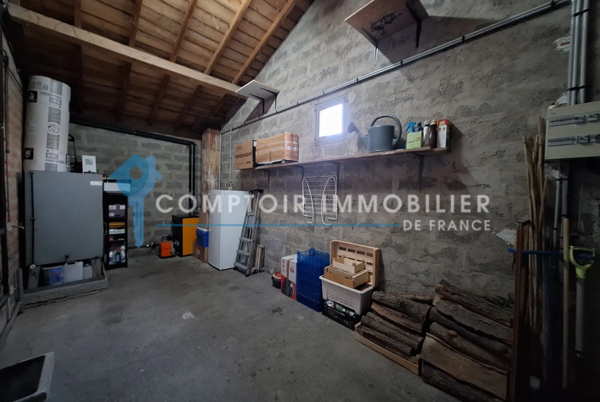 Maison divisée en 2 logements loués à Puylaurens avec vue sur les Pyrénées 