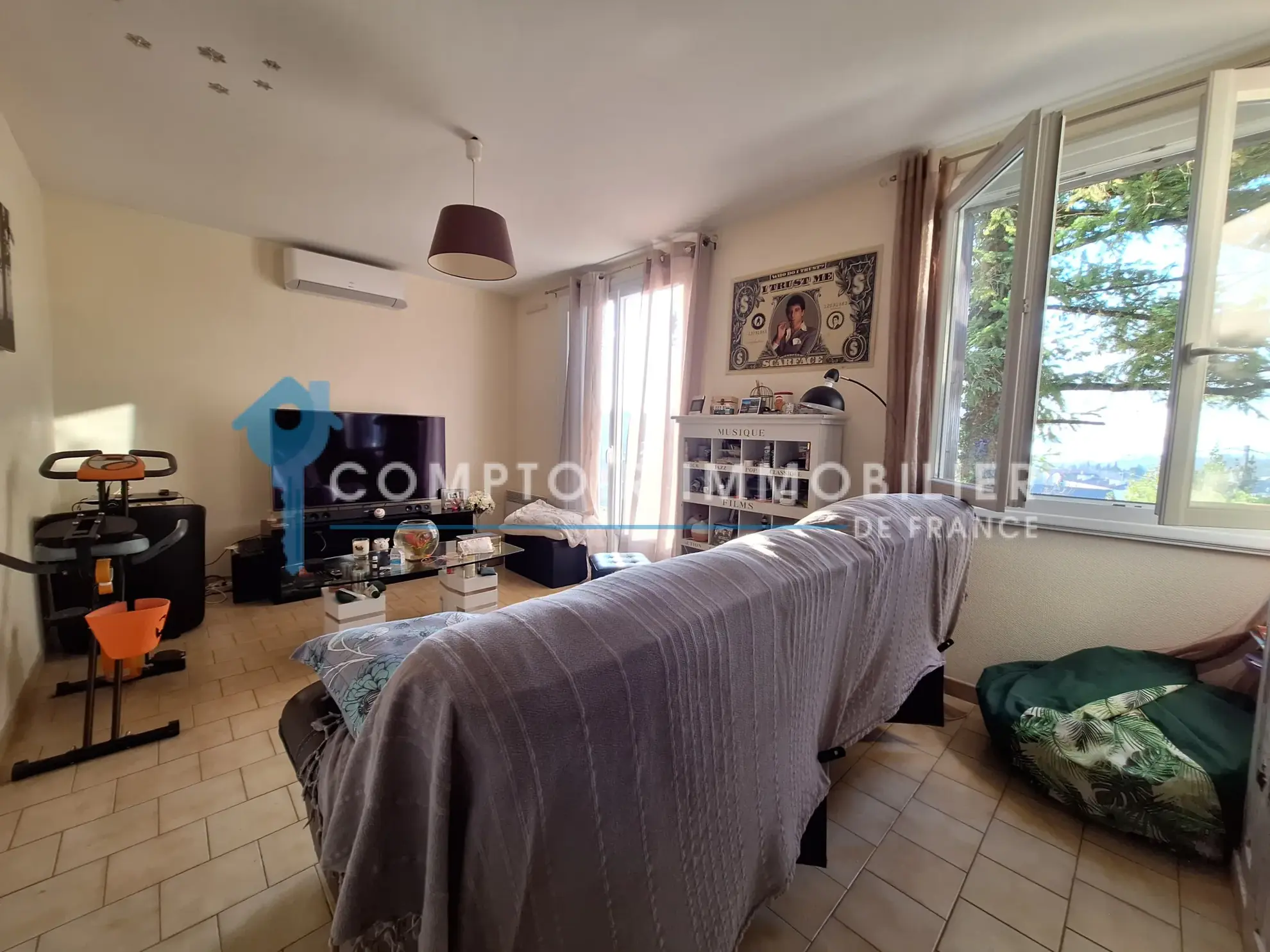 Maison divisée en 2 logements loués à Puylaurens avec vue sur les Pyrénées 