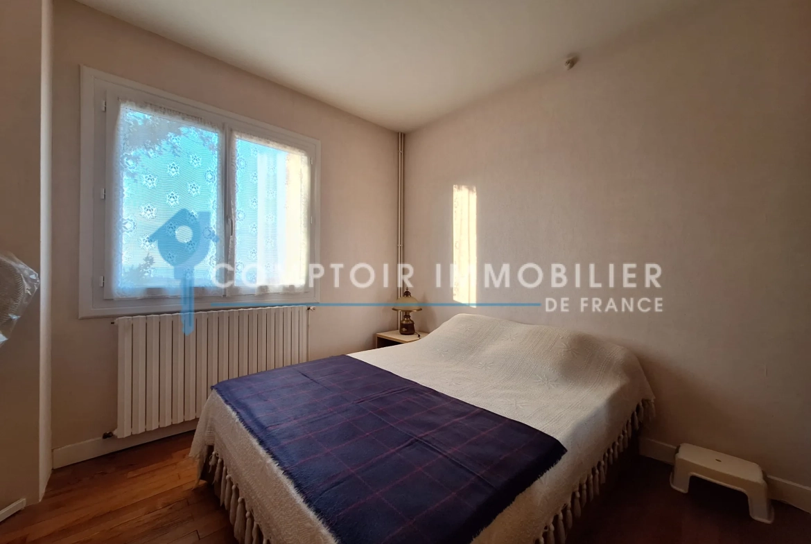 Maison divisée en 2 logements loués à Puylaurens avec vue sur les Pyrénées 