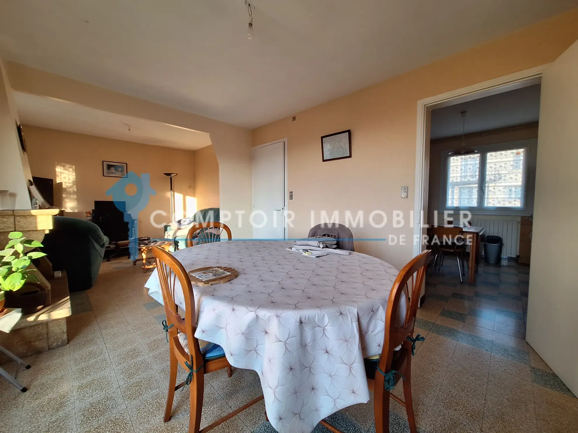Maison divisée en 2 logements loués à Puylaurens avec vue sur les Pyrénées 