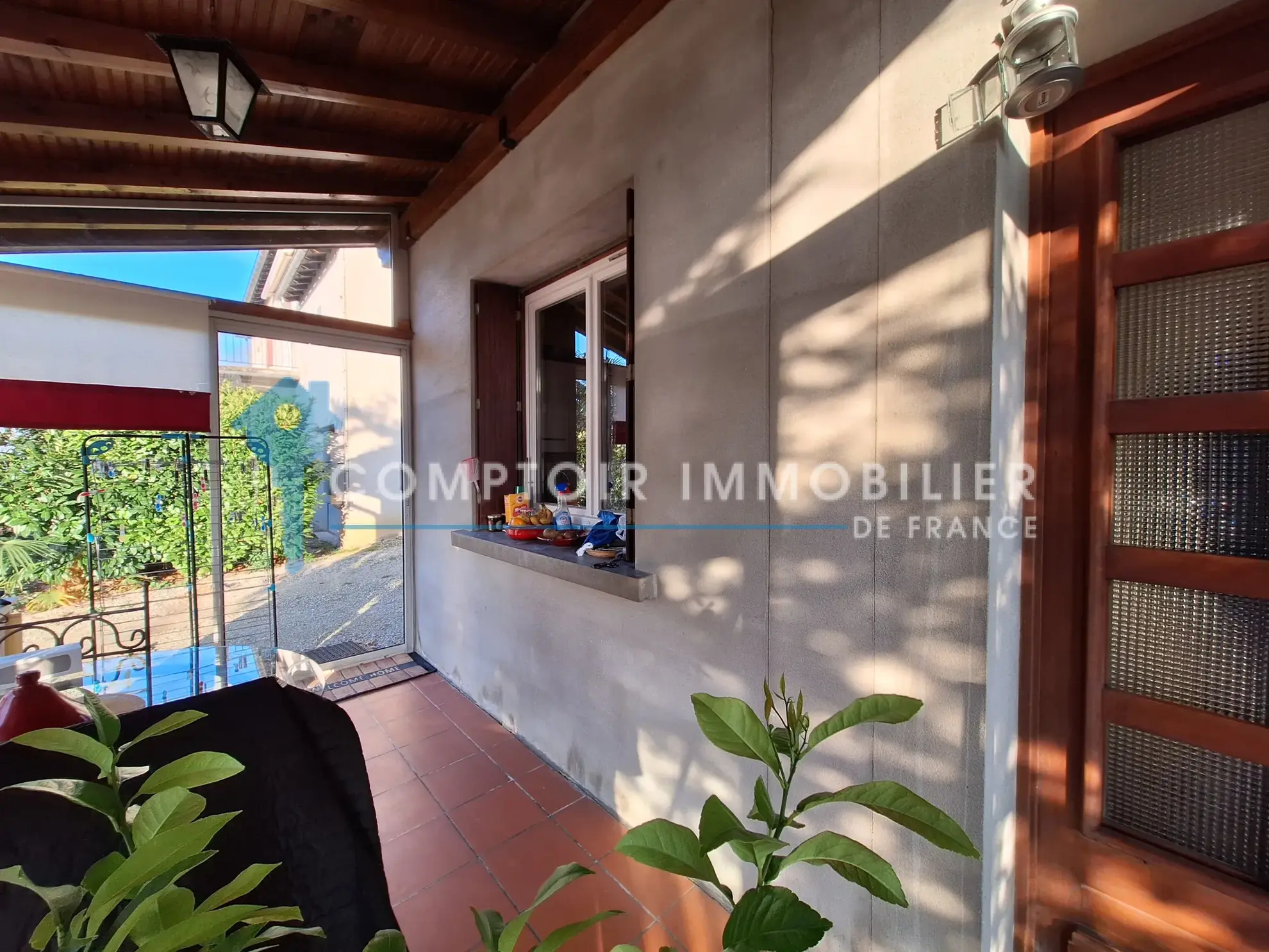 Maison divisée en 2 logements loués à Puylaurens avec vue sur les Pyrénées 