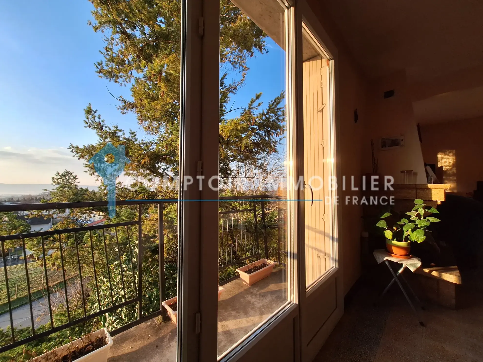 Maison divisée en 2 logements loués à Puylaurens avec vue sur les Pyrénées 