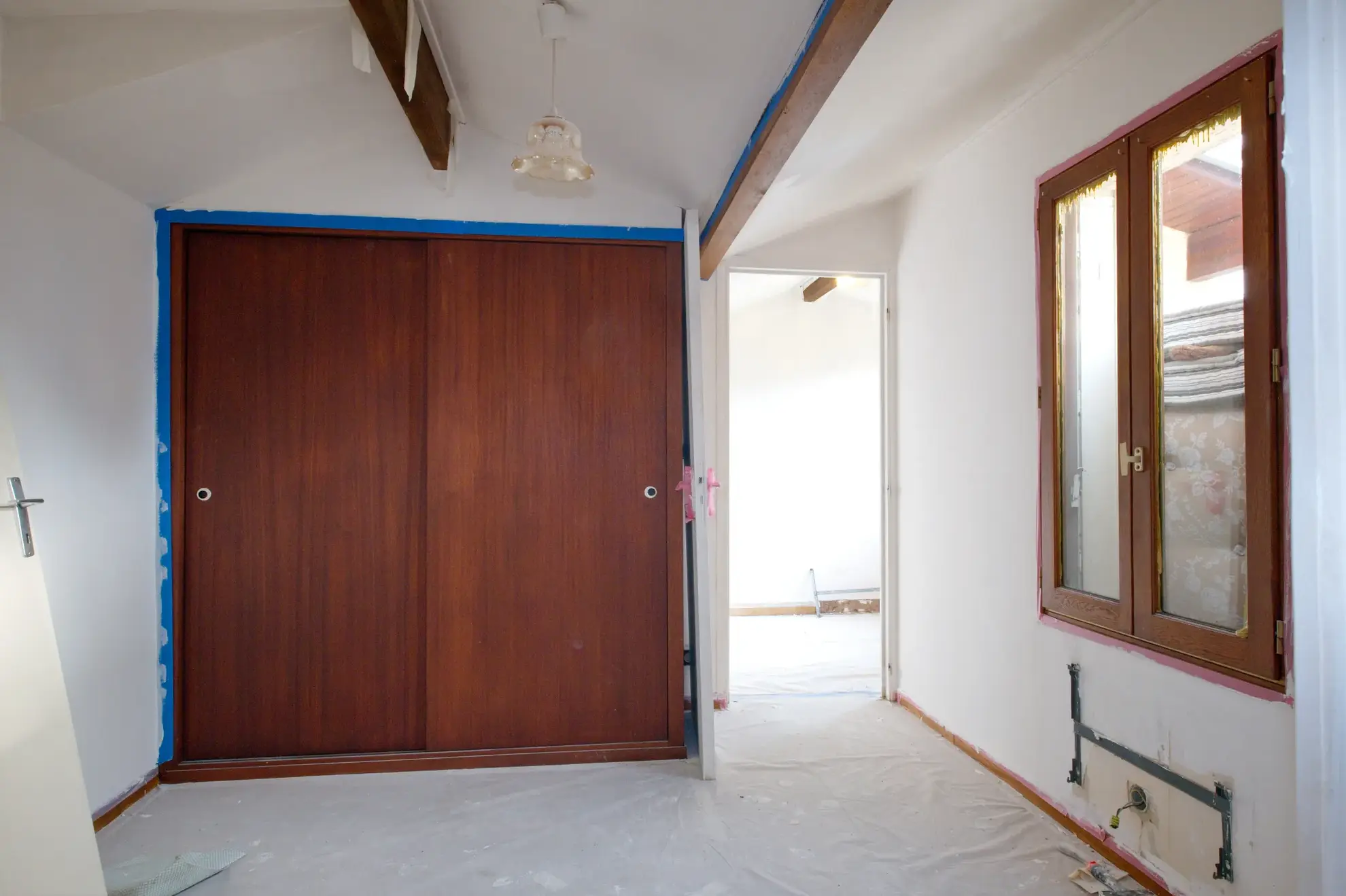 Petite maison avec grand terrain à Thiais, construction possible, proche transports et écoles 