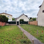 Petite maison avec grand terrain à Thiais, construction possible, proche transports et écoles