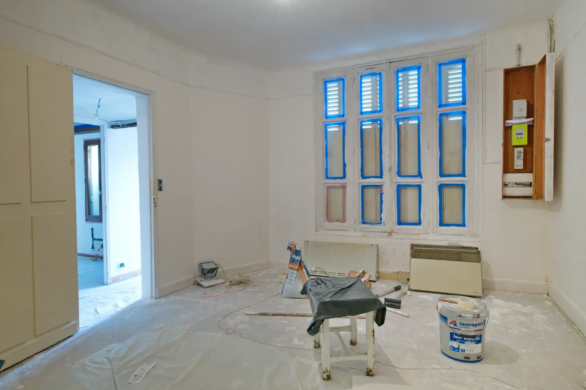 Petite maison avec grand terrain à Thiais, construction possible, proche transports et écoles 