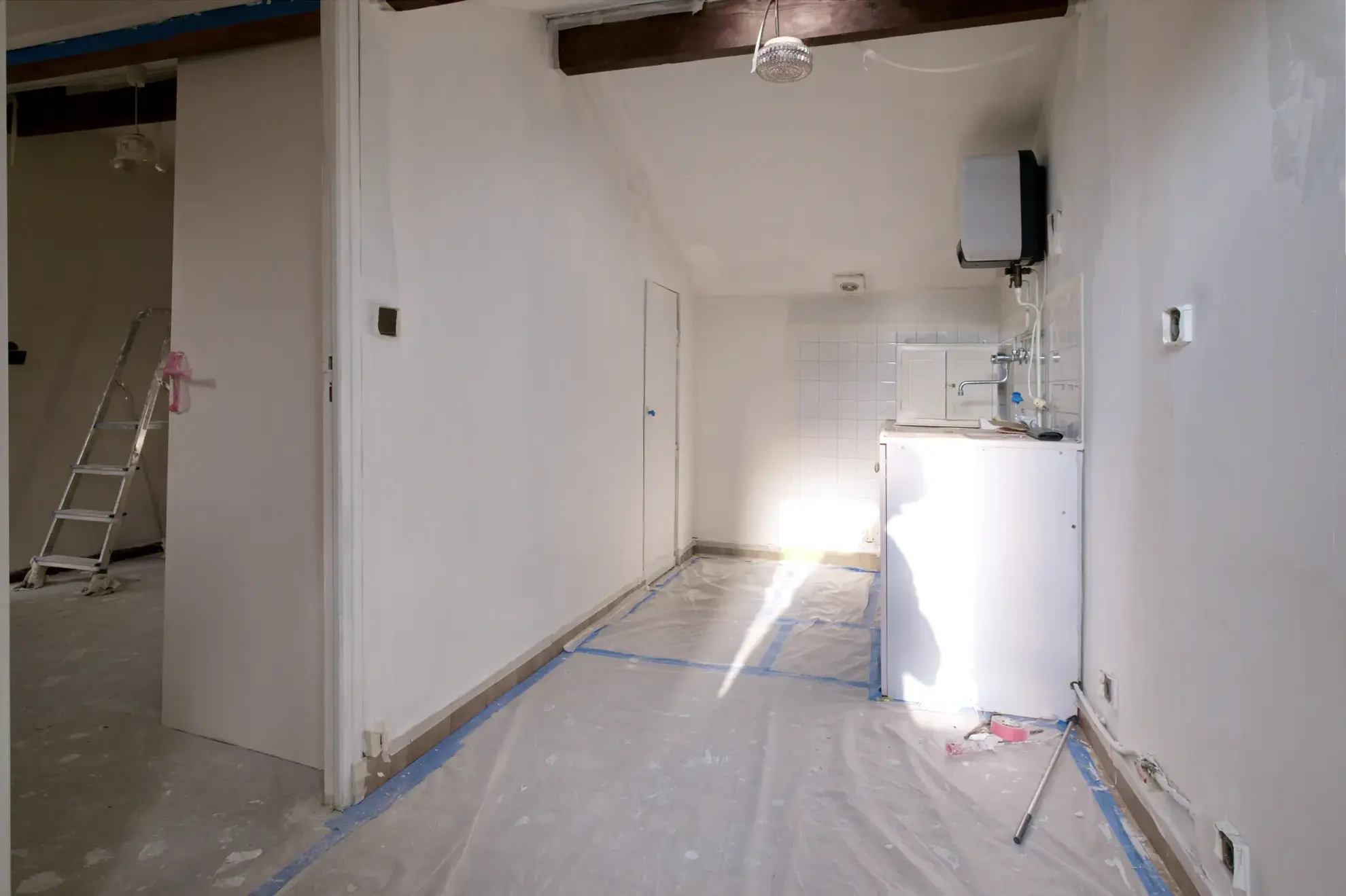 Petite maison avec grand terrain à Thiais, construction possible, proche transports et écoles 
