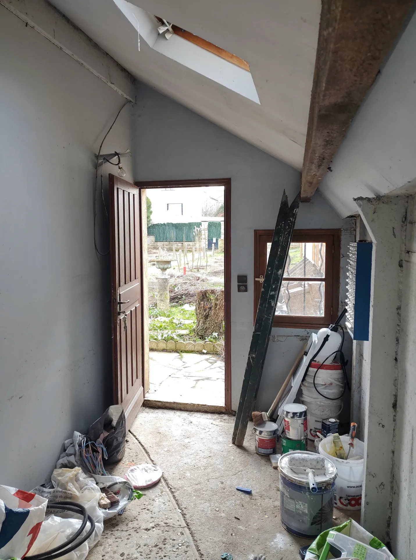 Petite maison avec grand terrain à Thiais, construction possible, proche transports et écoles 
