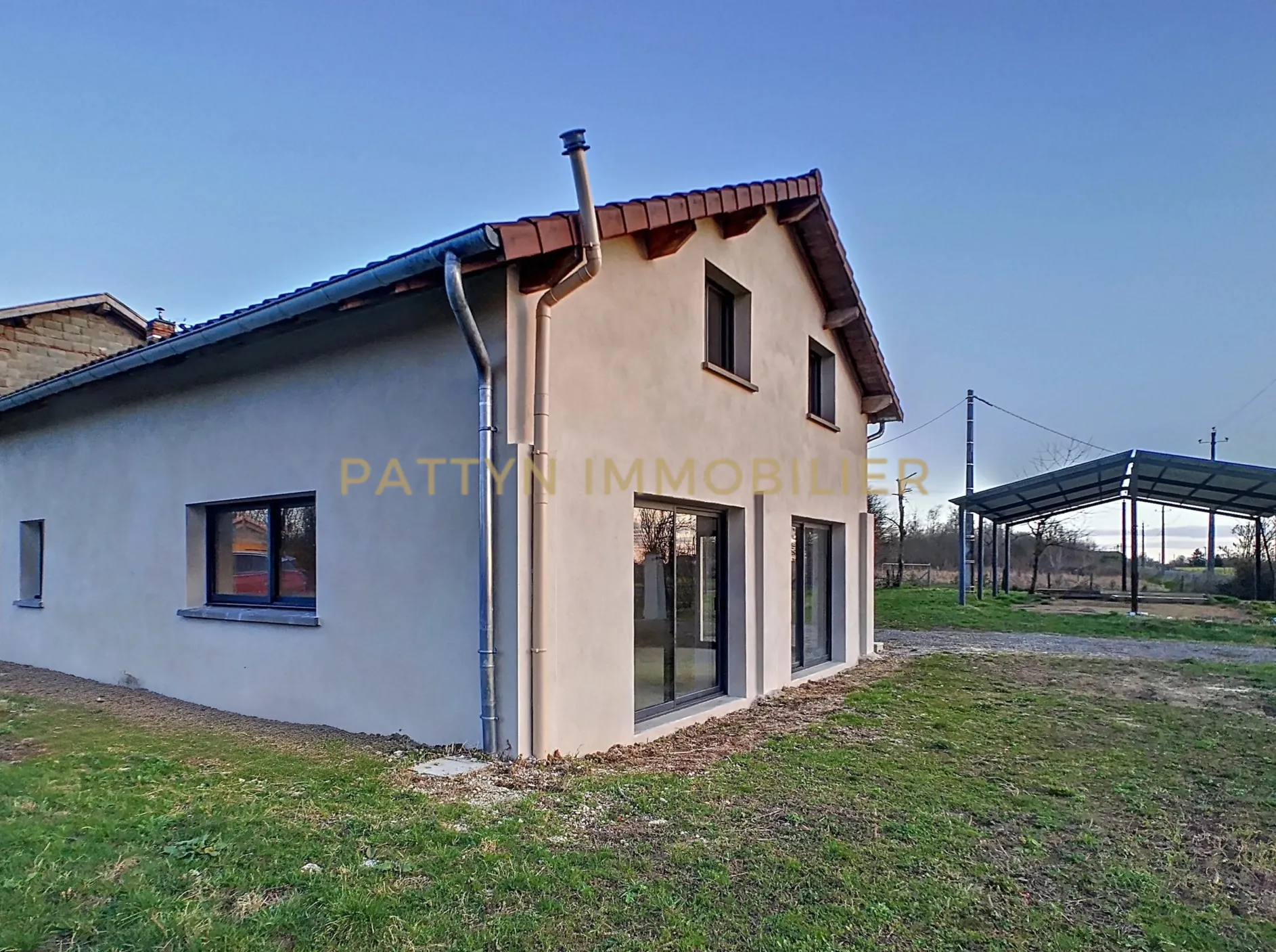 Maison de 120 m² à aménager avec grand terrain proche Châtillon-sur-Chalaronne 