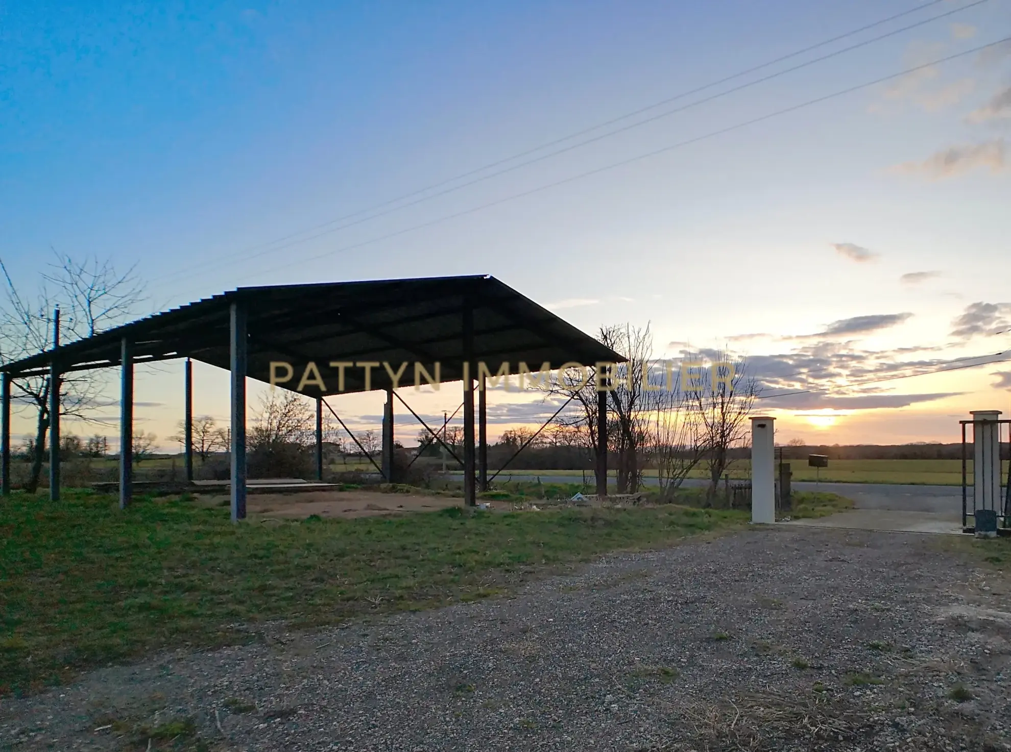 Maison de 120 m² à aménager avec grand terrain proche Châtillon-sur-Chalaronne 