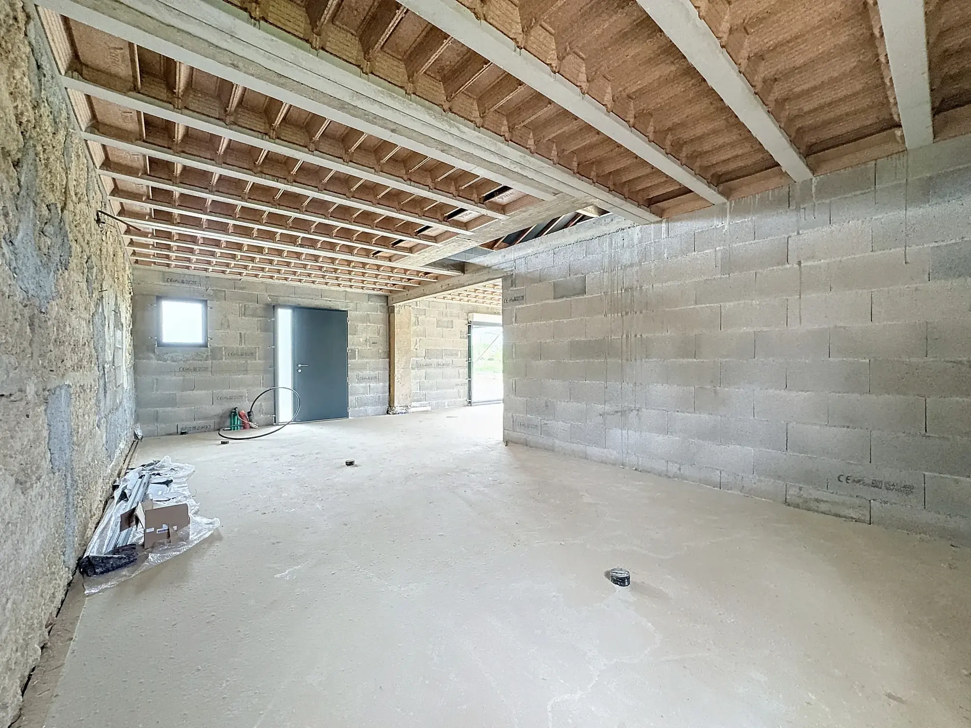 Maison de 120 m² à aménager avec grand terrain proche Châtillon-sur-Chalaronne 