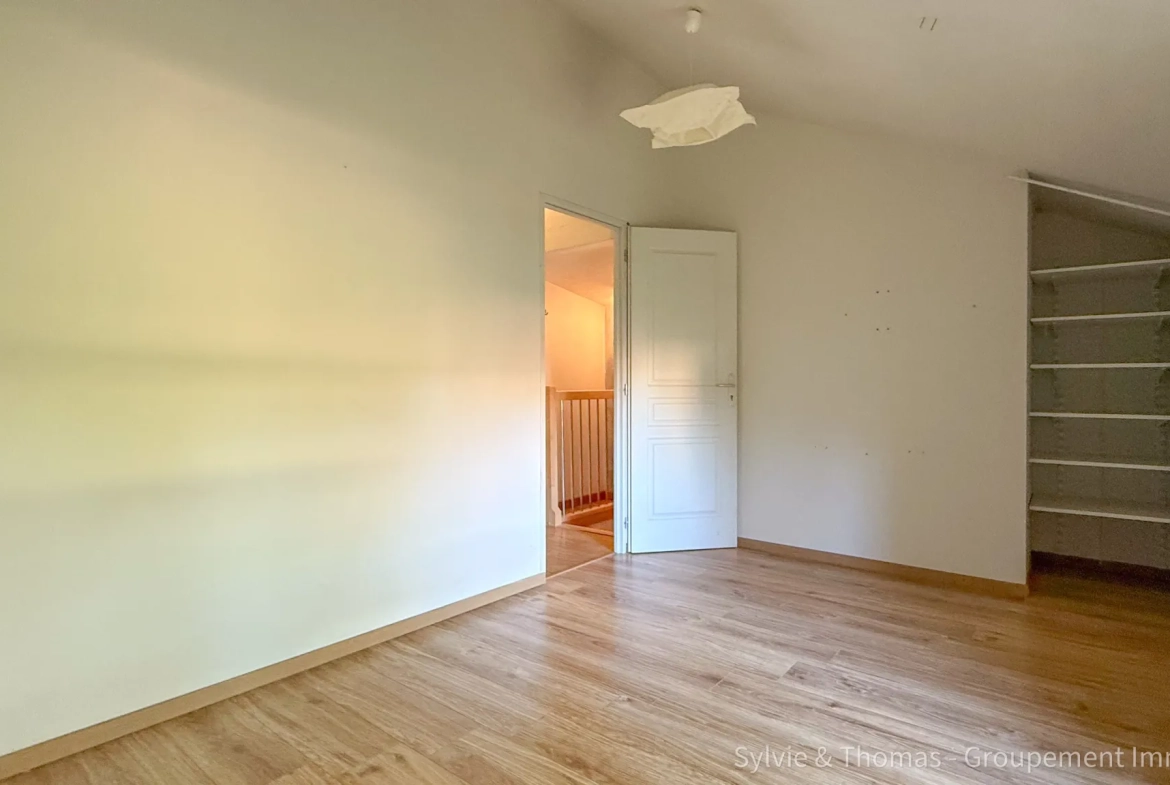 Maison de village rénovée avec jardin privé à Caderousse proche Avignon 