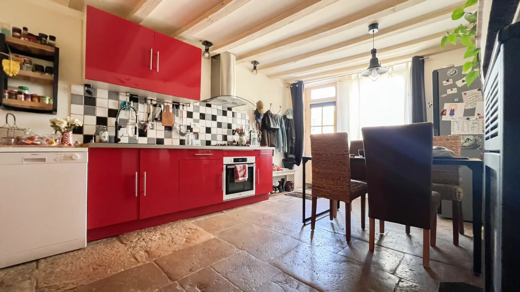 Charmante maison à Massangis avec terrasse et jacuzzi - 4 pièces 