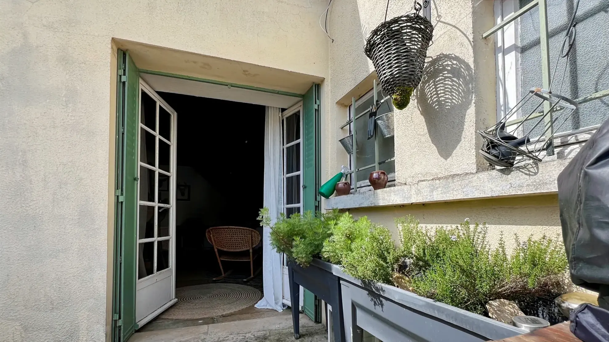 Charmante maison à Massangis avec terrasse et jacuzzi - 4 pièces 