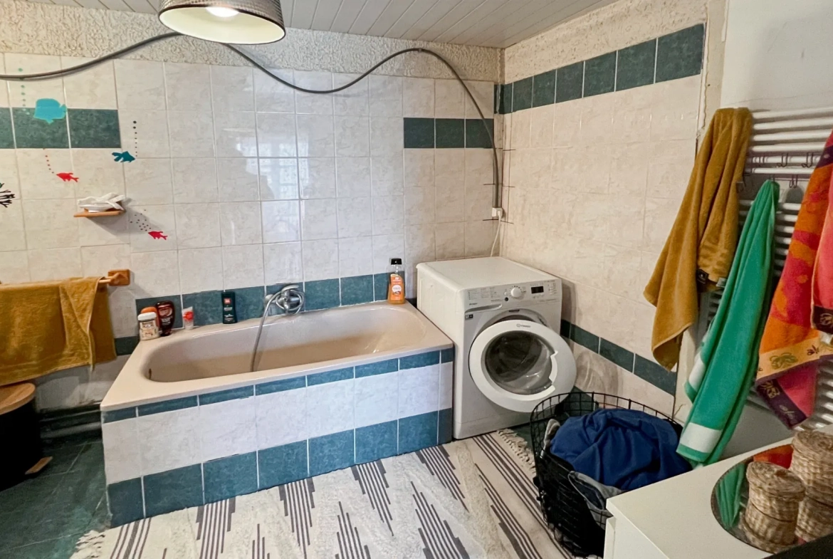 Charmante maison à Massangis avec terrasse et jacuzzi - 4 pièces 