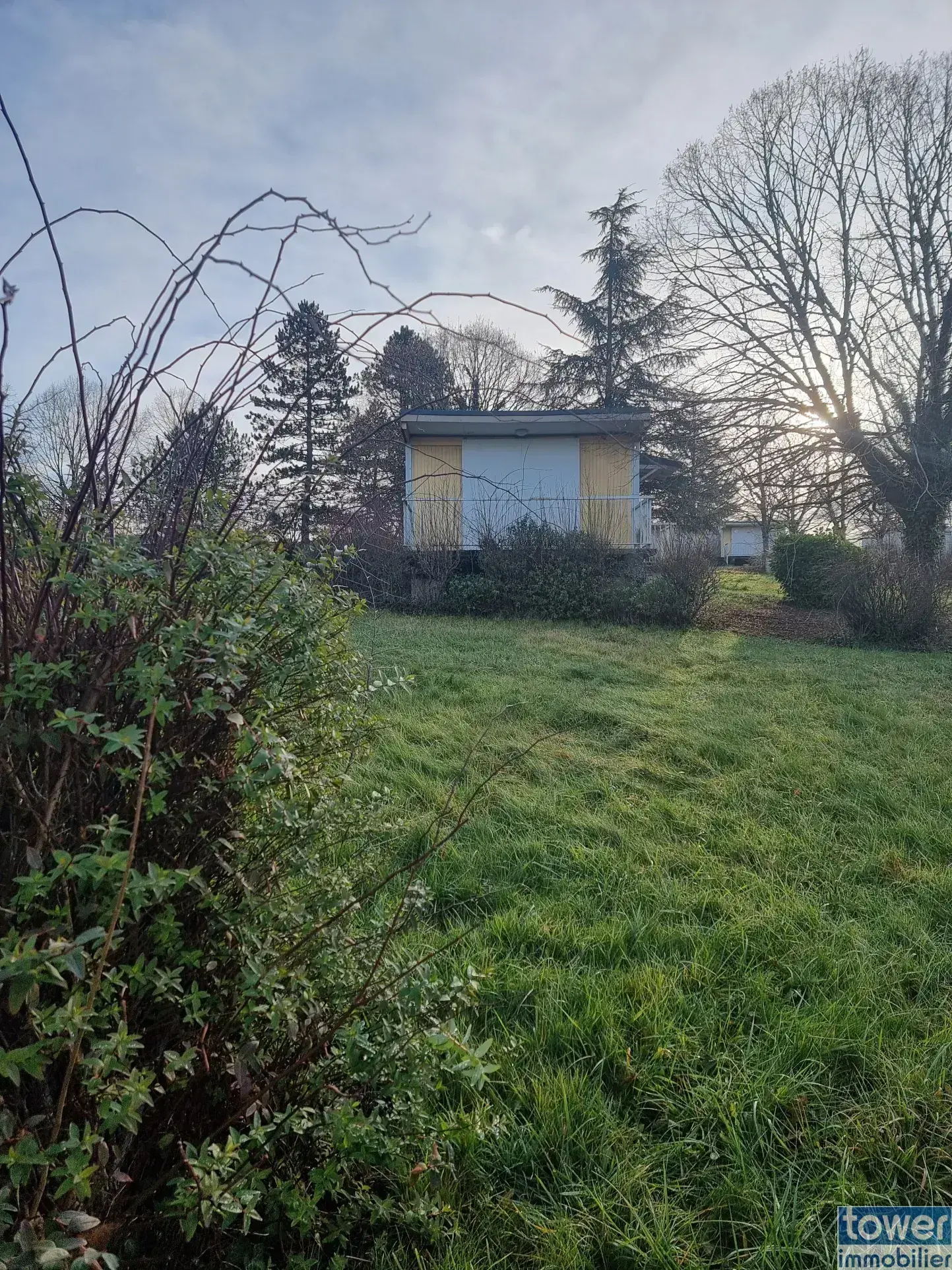 À Vendre Terrain de Loisir de 603 m² avec Chalet à Ossature Bois en Corrèze 