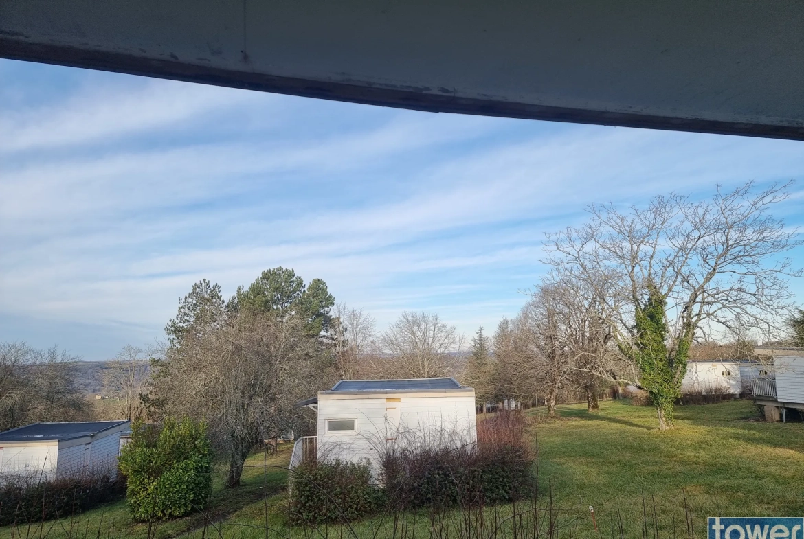 À Vendre Terrain de Loisir de 603 m² avec Chalet à Ossature Bois en Corrèze 