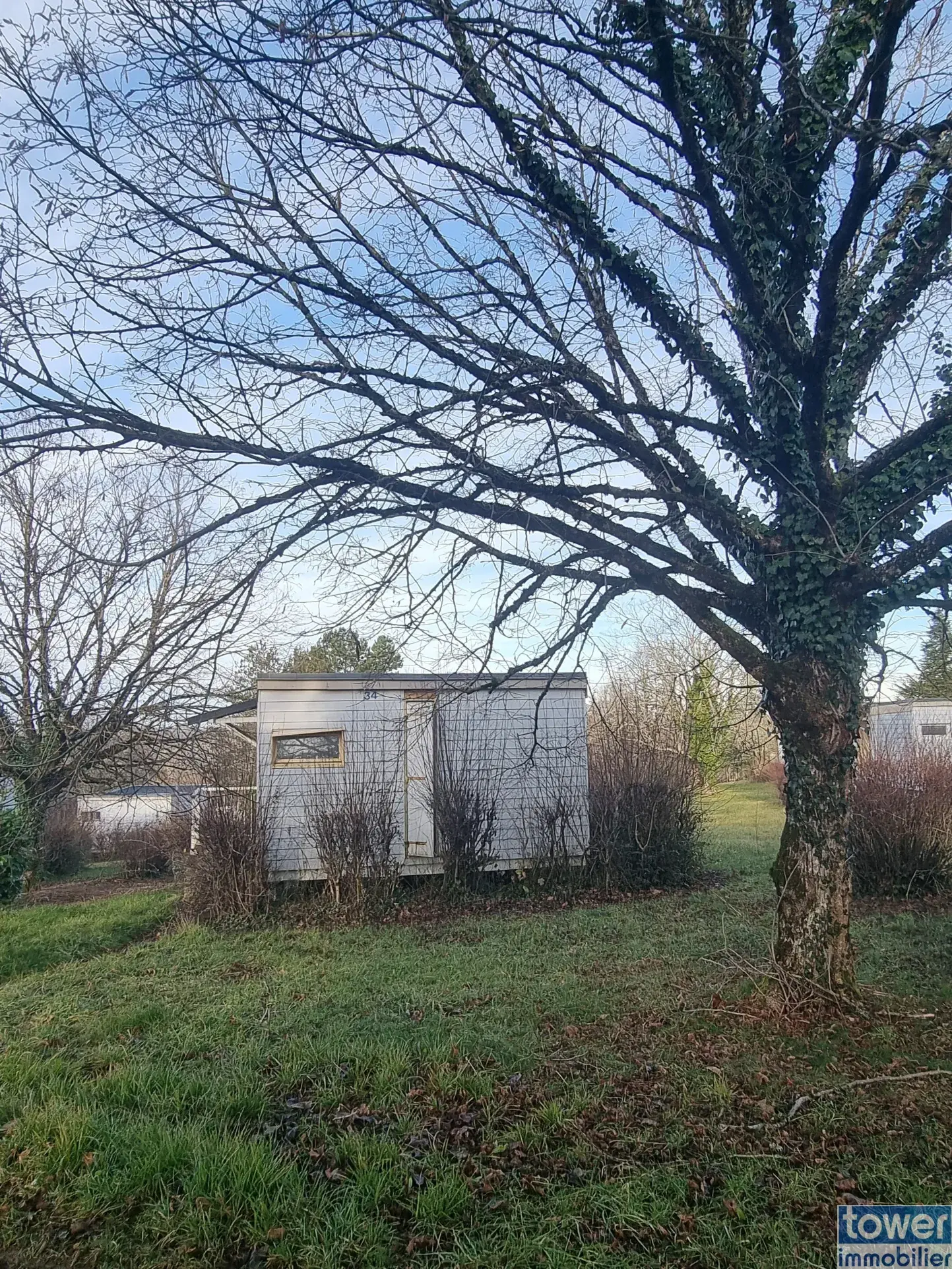 À Vendre Terrain de Loisir de 603 m² avec Chalet à Ossature Bois en Corrèze 