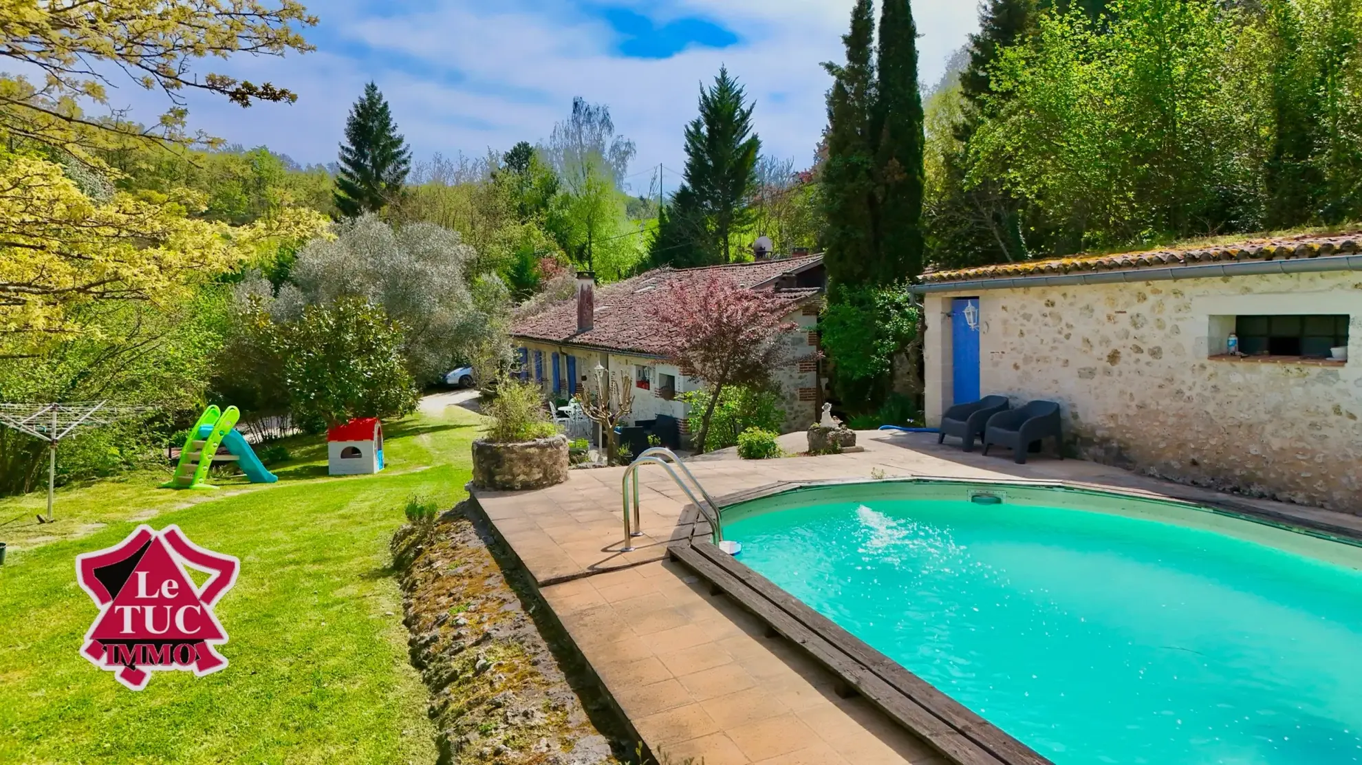 Belle maison rénovée avec vue sur la vallée, piscine et potentiel locatif à Penne d’Agenais 