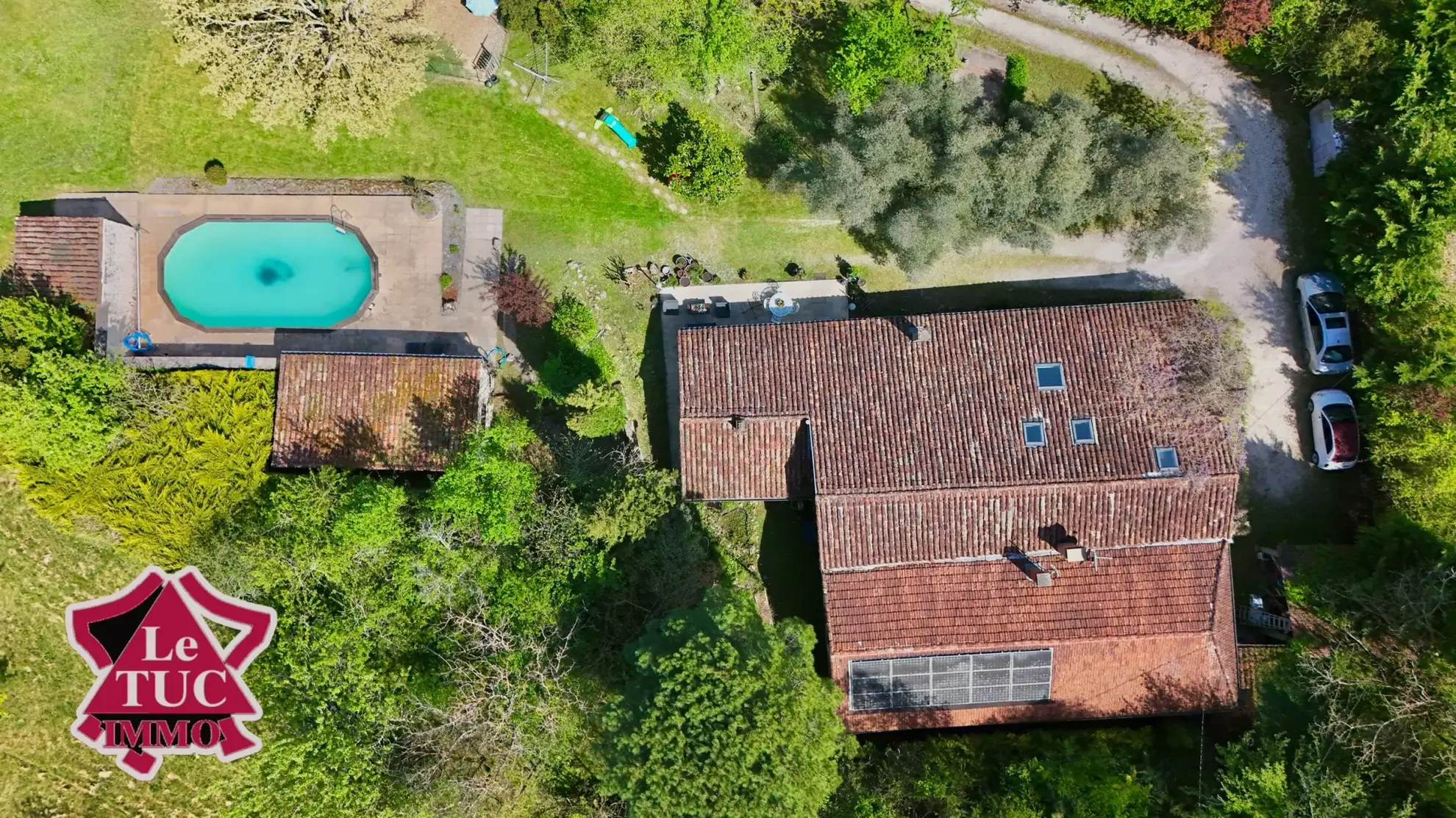 Belle maison rénovée avec vue sur la vallée, piscine et potentiel locatif à Penne d’Agenais 