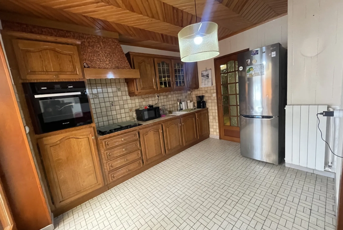 Maison à vendre à Courrières de 110 m² avec jardin et garage à 189 900 euros 