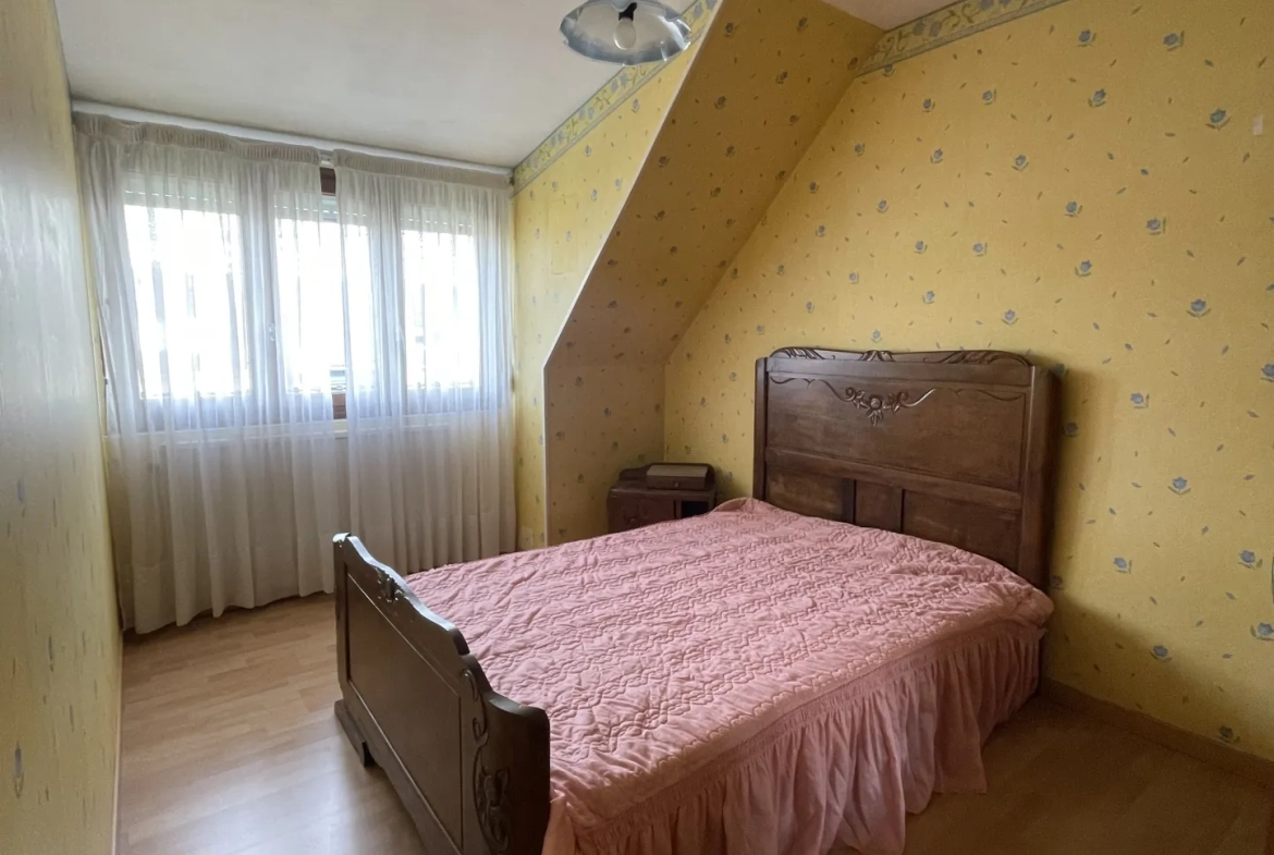 Maison à vendre à Courrières de 110 m² avec jardin et garage à 189 900 euros 