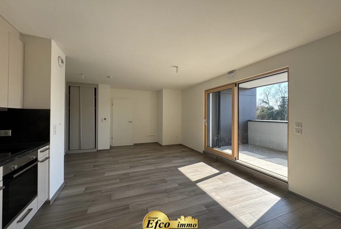 Appartement T3 récent avec terrasse et parking à Saint-Louis 
