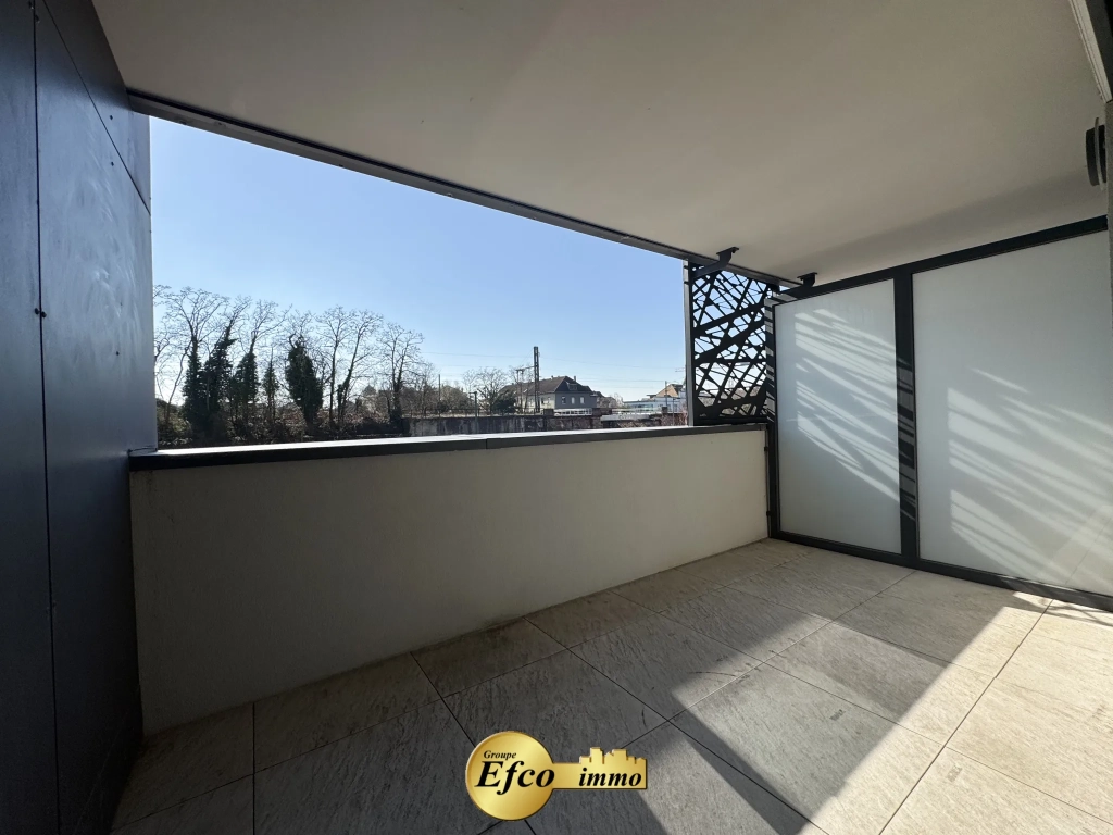 Appartement T3 récent avec terrasse et parking à Saint-Louis