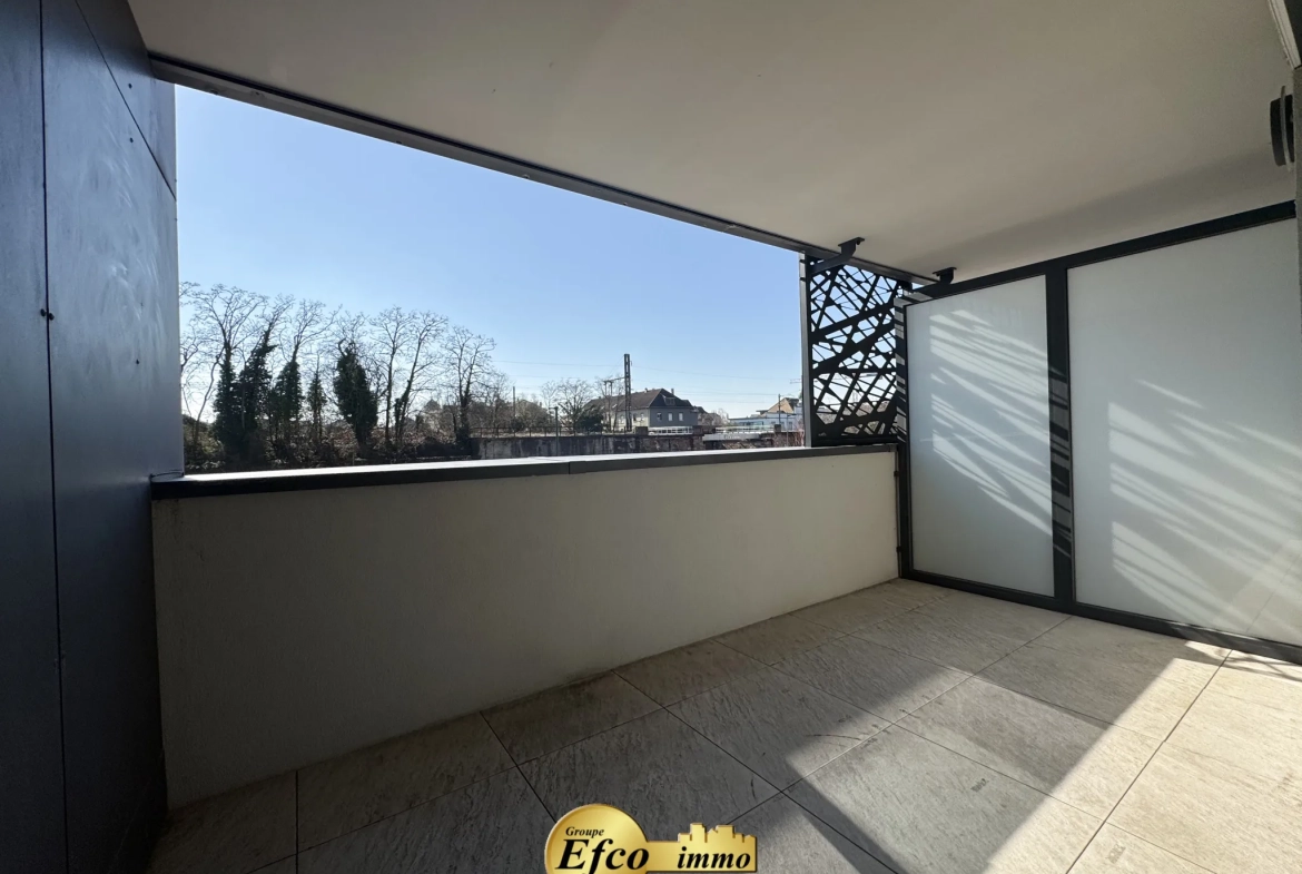 Appartement T3 récent avec terrasse et parking à Saint-Louis 
