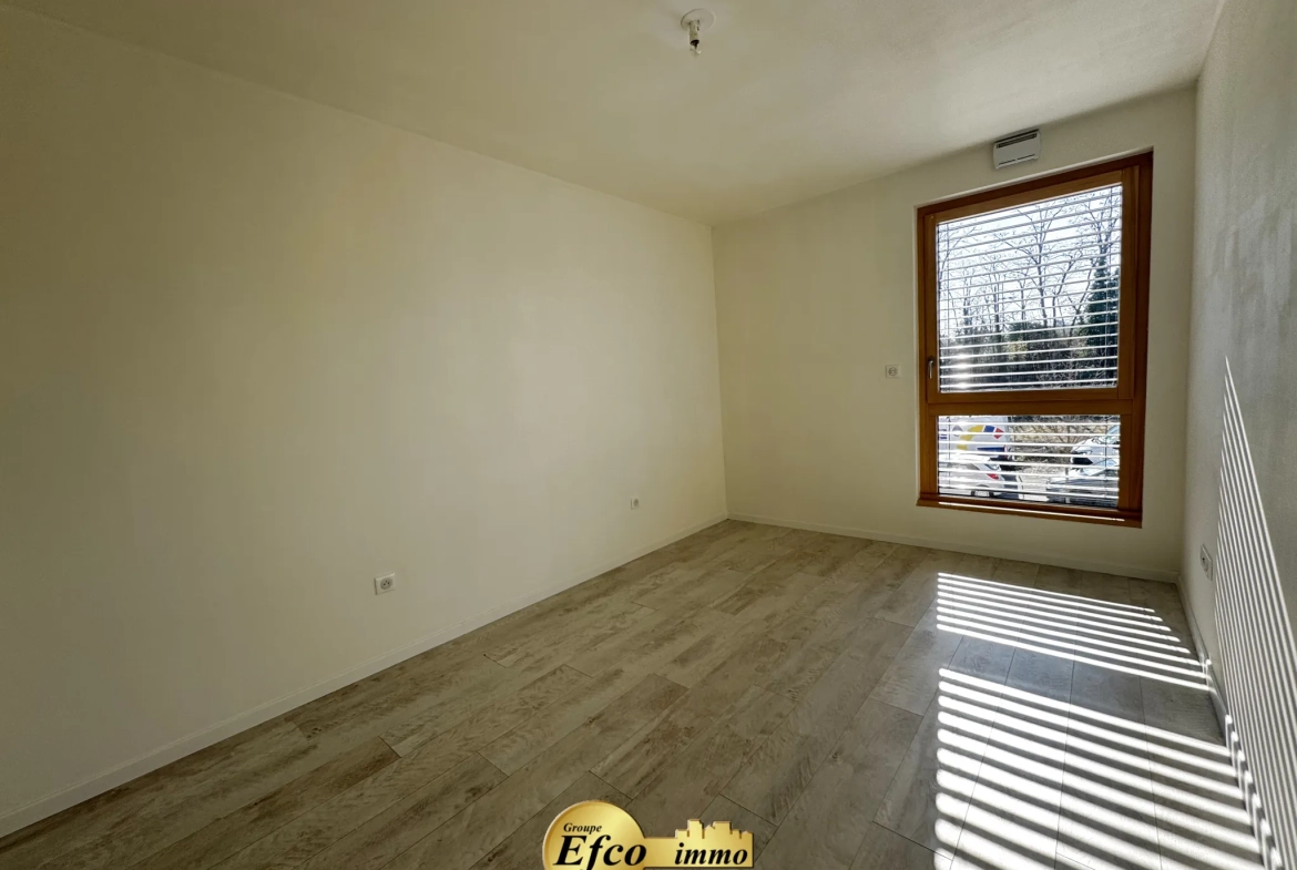 Appartement T3 récent avec terrasse et parking à Saint-Louis 