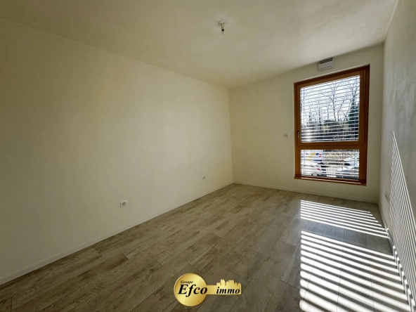 Appartement T3 récent avec terrasse et parking à Saint-Louis 