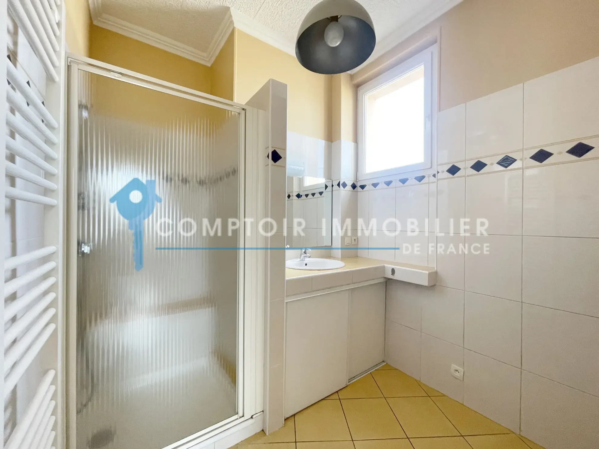Appartement T3 à Bourg-de-Péage avec garage et espace extérieur partagé 