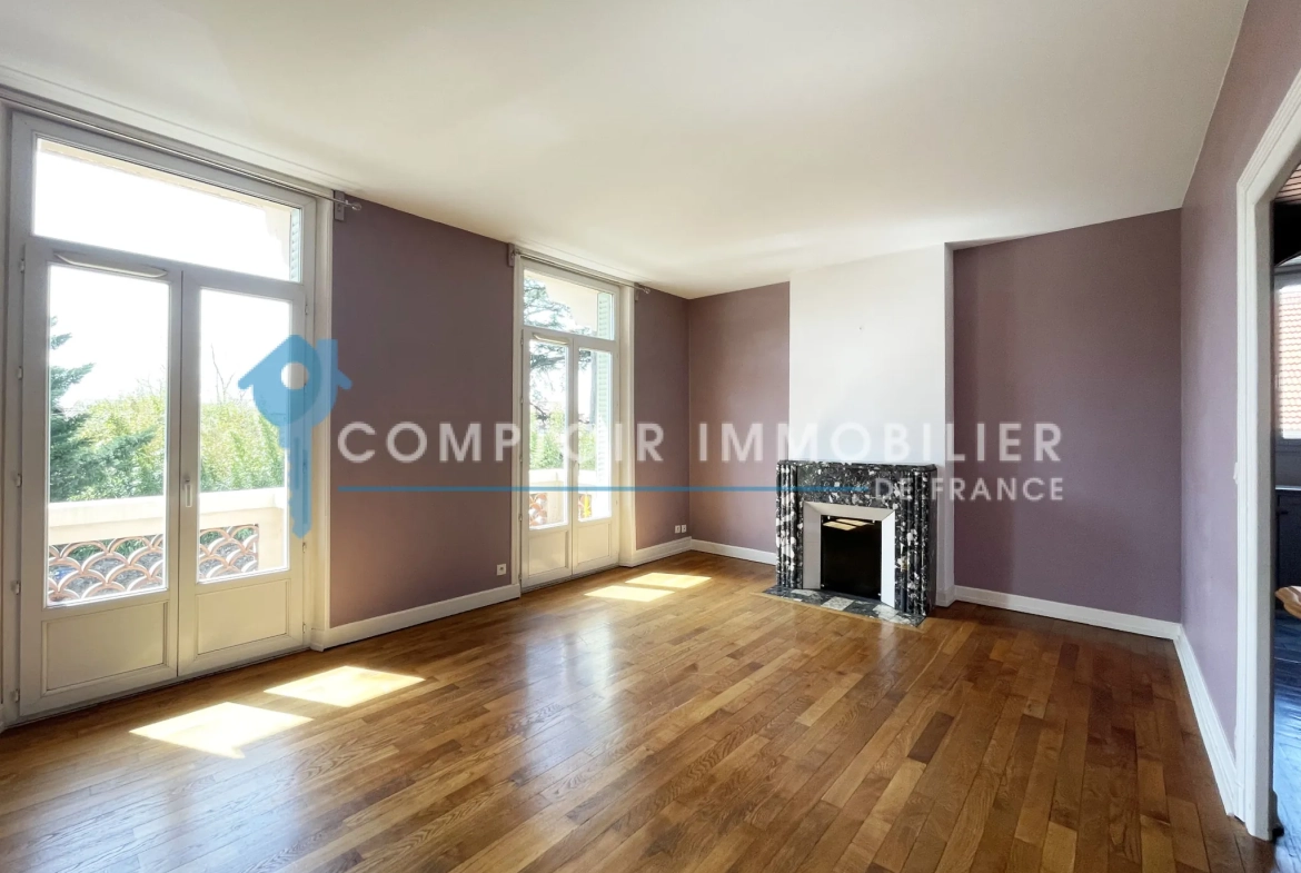 Appartement T3 à Bourg-de-Péage avec garage et espace extérieur partagé 