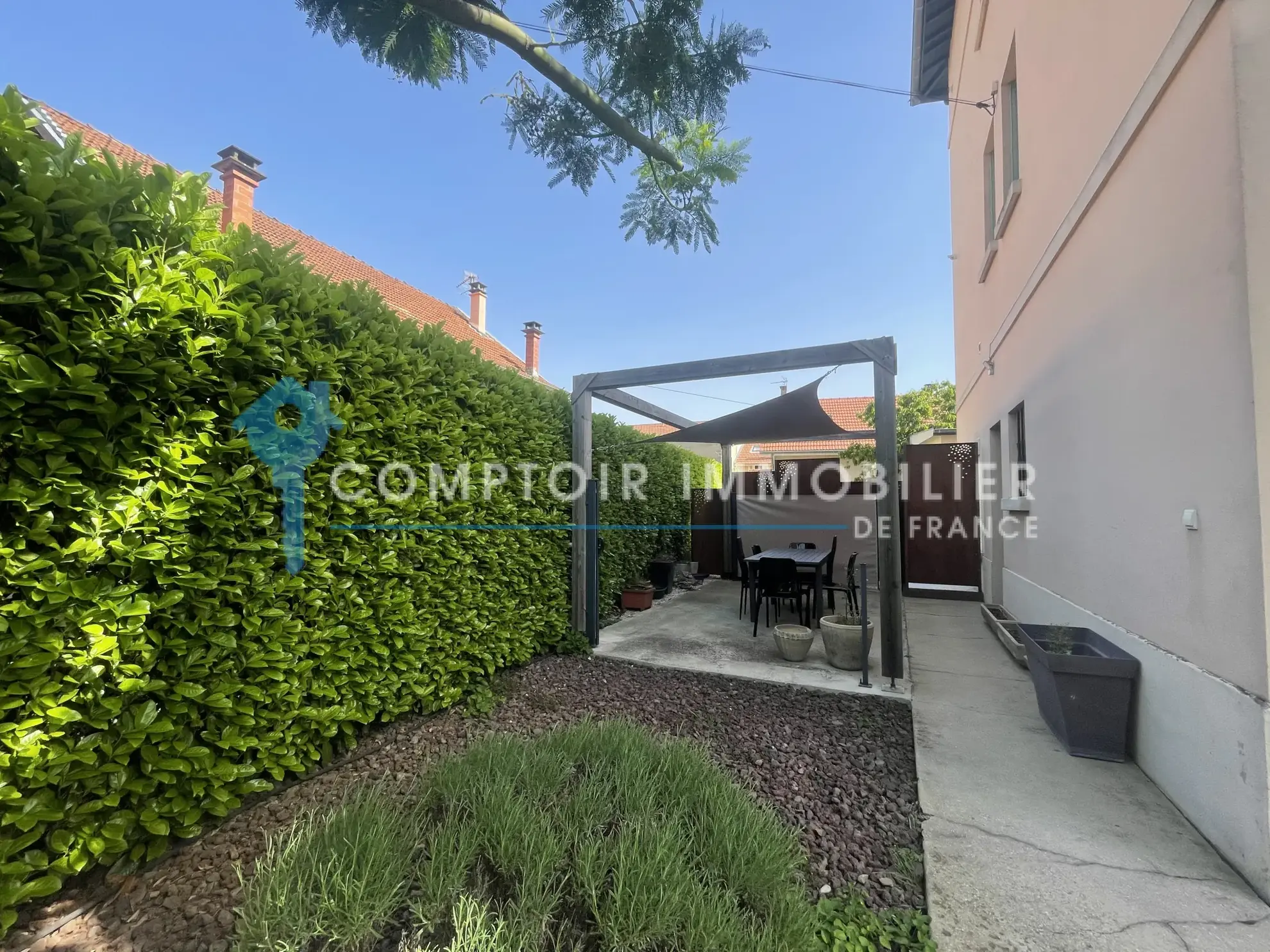 Appartement T3 à Bourg-de-Péage avec garage et espace extérieur partagé 